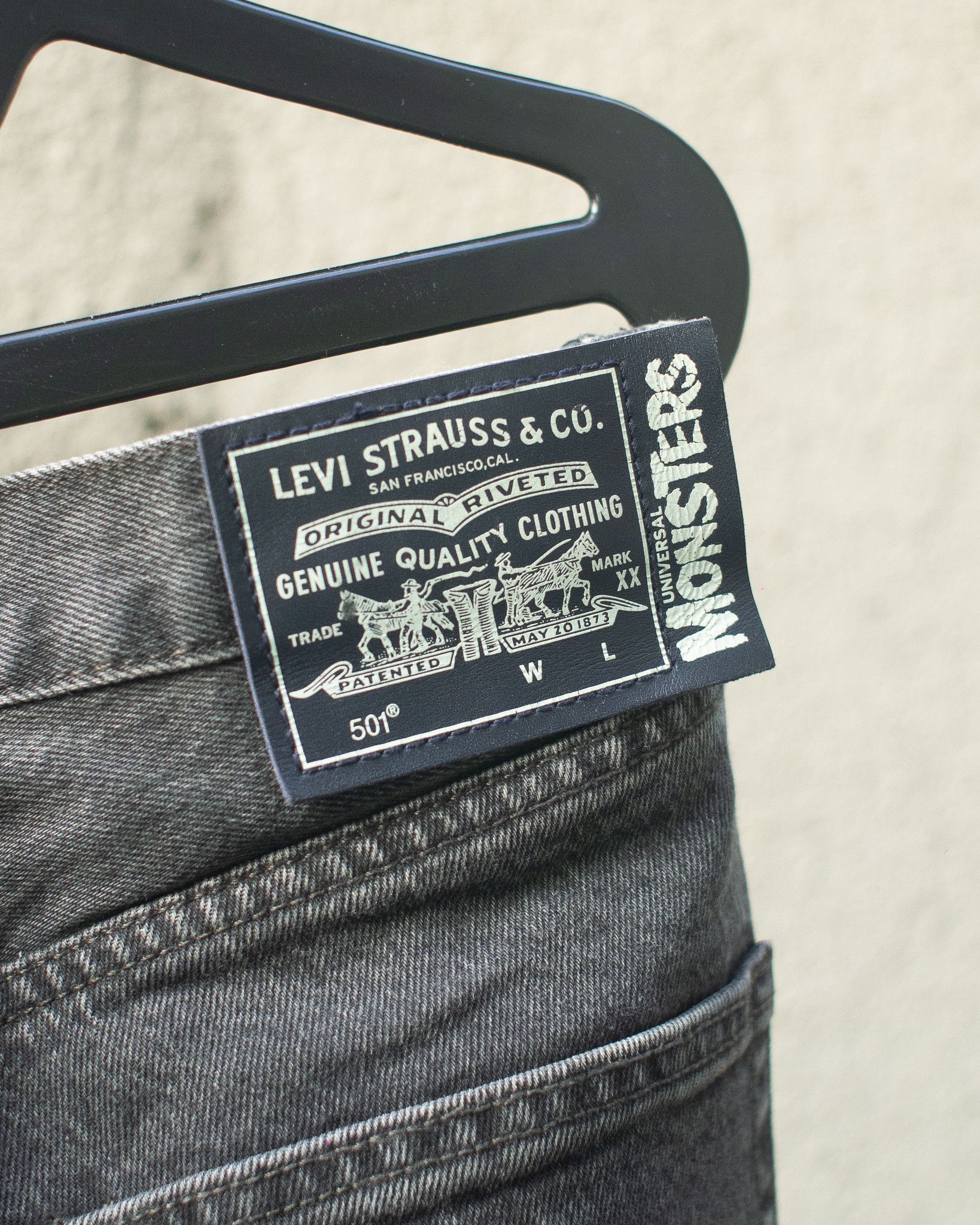 Levi's Levi's® 501 X Universal Monsters® 90s Size US 32 / EU 48 - 2 Thumbnail