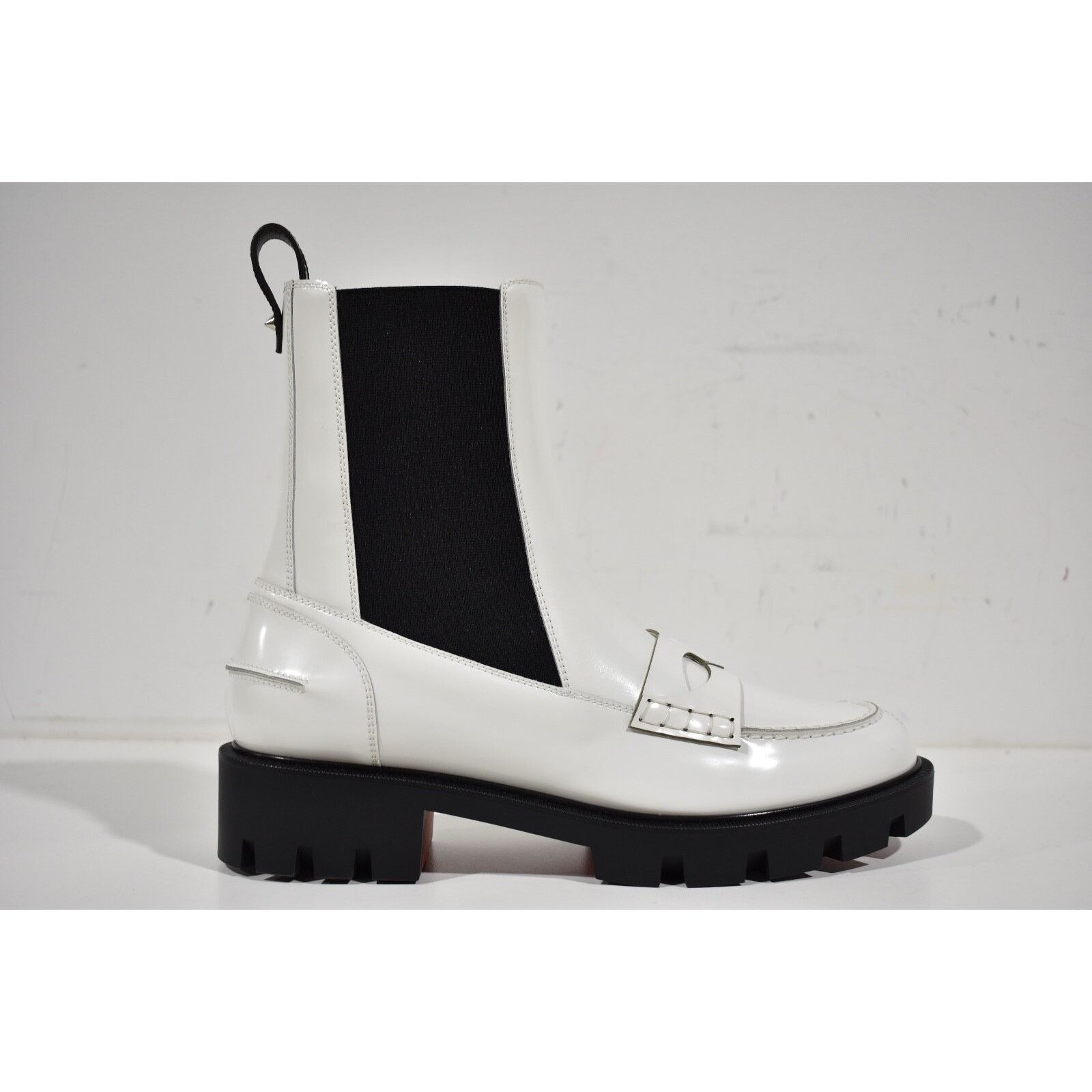 Christian Louboutin Christian Louboutin Montezu Lug Flat White Black Leather Size US 10 / IT 40 - 2 Thumbnail