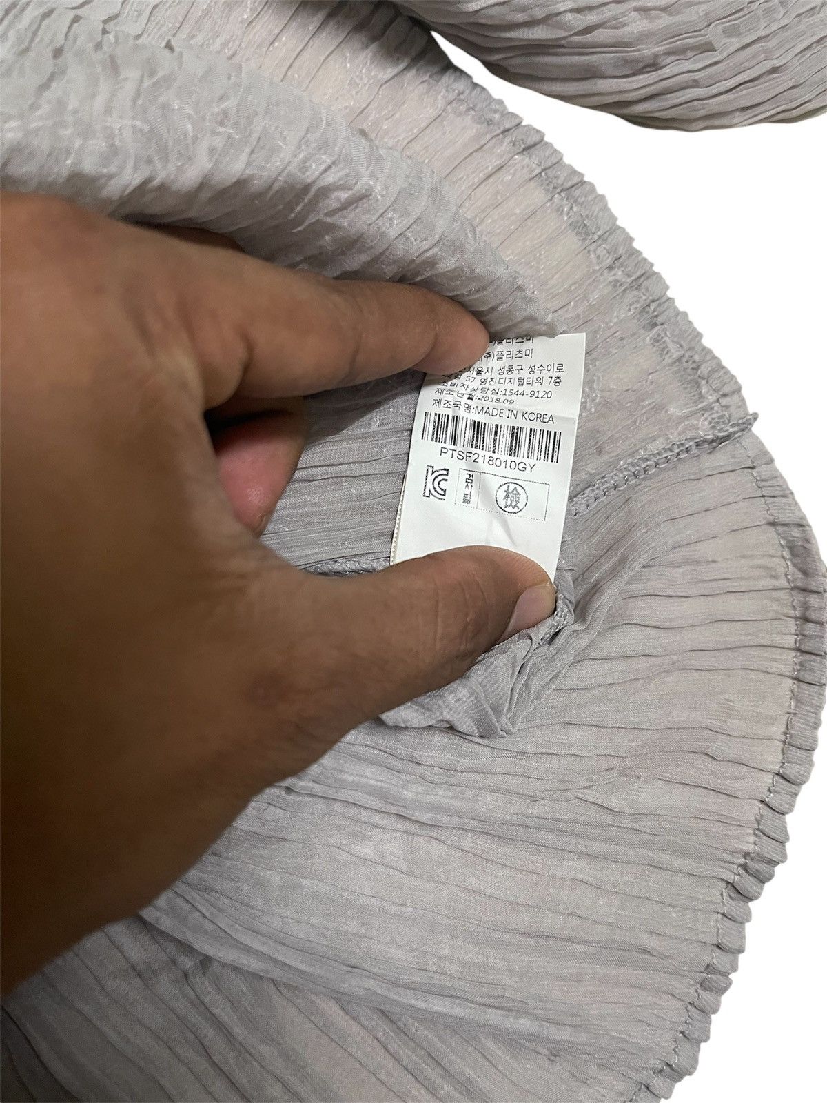 Japanese Brand PLEATSME inspired by ISSEY MIYAKE Size ONE SIZE - 8 Thumbnail