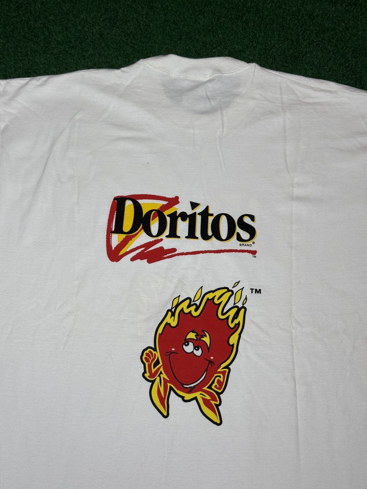 Fruit Of The Loom Doritos Vintage Nacho Cheese Chip 90s Promo Snack T Shirt Size US XL / EU 56 / 4 - 4 Thumbnail