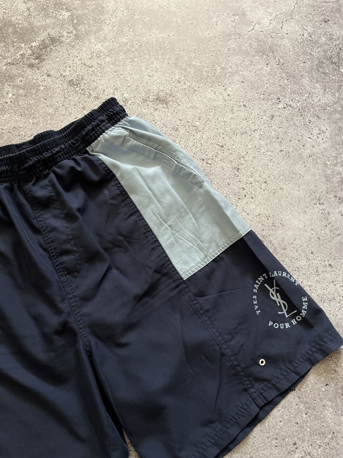Vintage Vintage YSL Yves Saint Laurent big logo blue Shorts 90s Size US 30 / EU 46 - 8 Thumbnail
