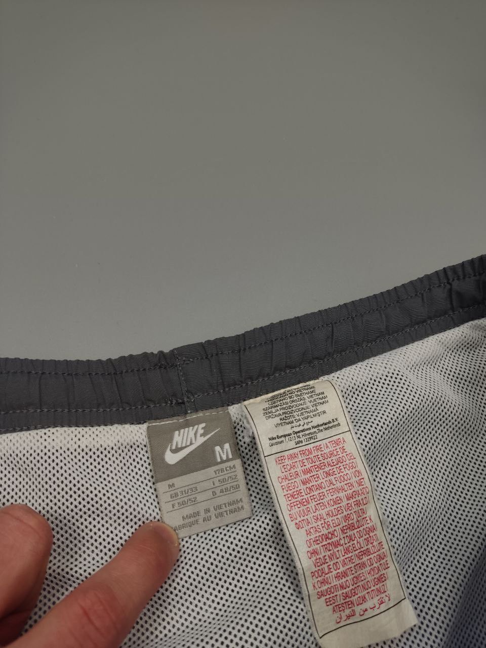 Nike Nike vintage swimming shorts street wear style Size US 31 - 10 Thumbnail