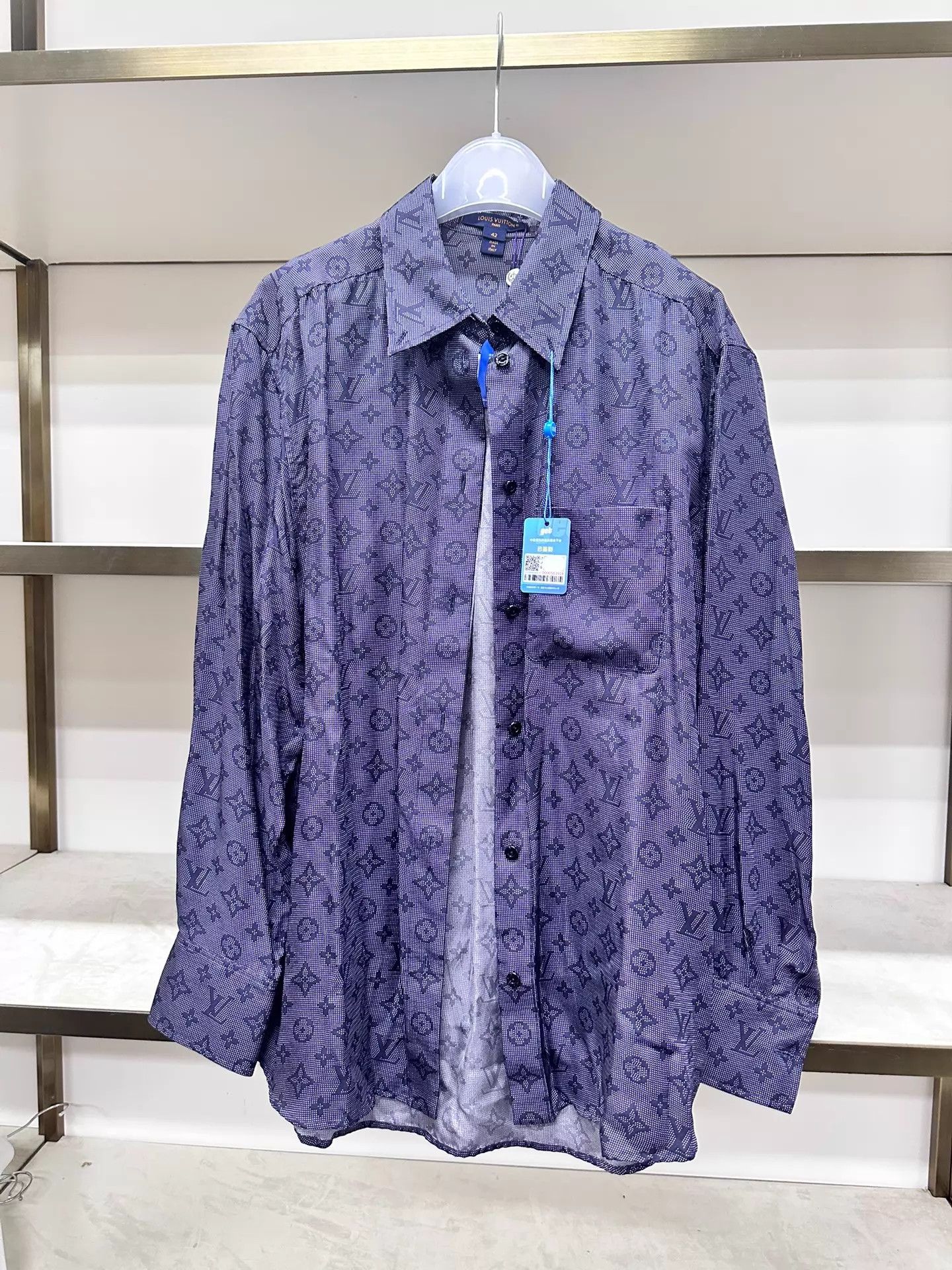 Louis Vuitton Louis Vuitton Men‘s All-Over Print Shirt 42 Size US XL / EU 56 / 4 - 1 Thumbnail