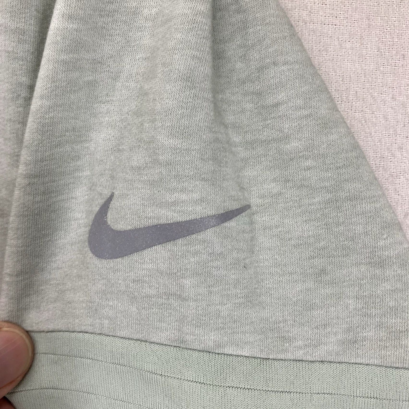 Nike Nike Running Division Women T-Shirt Mock Neck Athletic Light Sage Thumb Holes Shirt Size M / US 6-8 / IT 42-44 - 5 Thumbnail