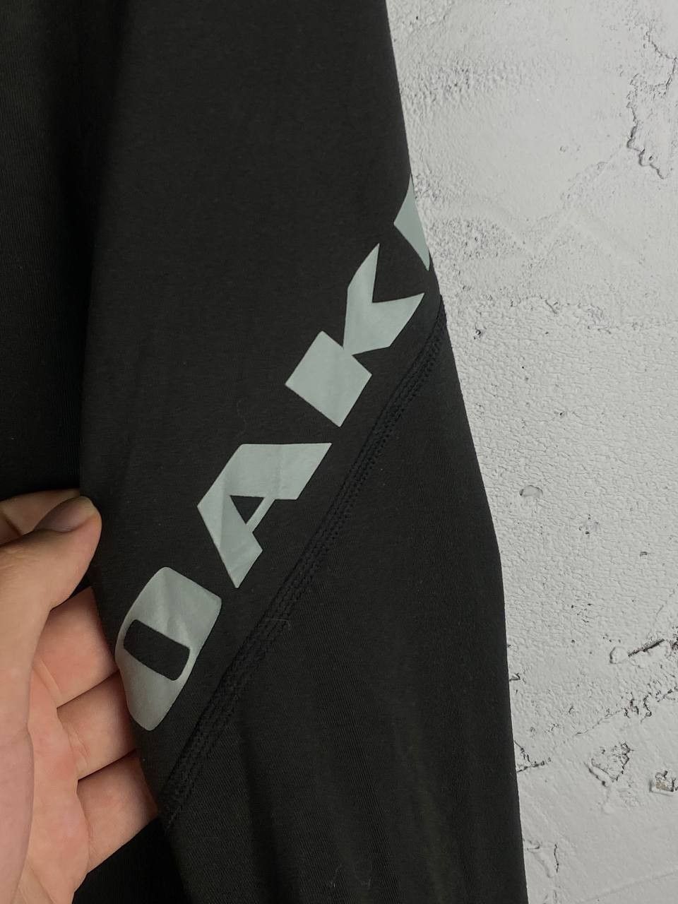 Oakley Oakley Software Center Logo Long Sleeve T Shirt Crewneck Size US XL / EU 56 / 4 - 4 Thumbnail
