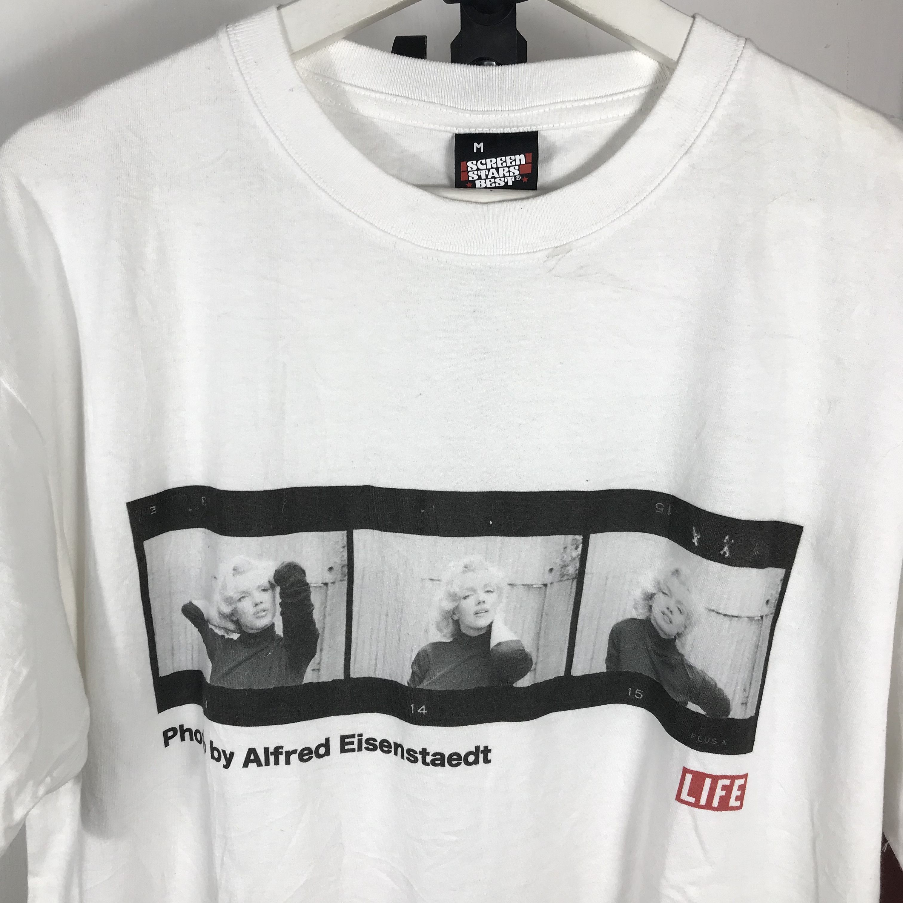 Vintage 90s Marilyn Monroe alfred eisensetaedt photographer Band tee Size US L / EU 52-54 / 3 - 5 Thumbnail