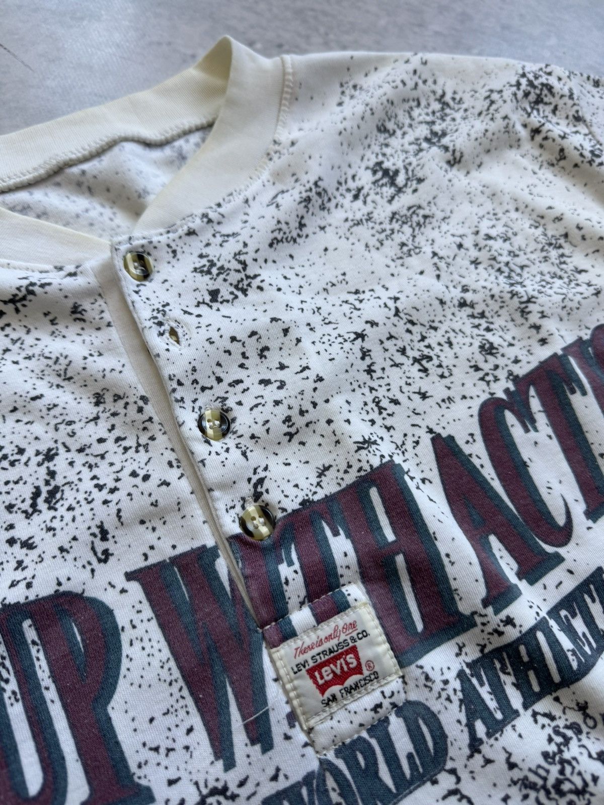 Levi's Vintage 00s Levis 501 tee big logo Size US XL / EU 56 / 4 - 3 Thumbnail