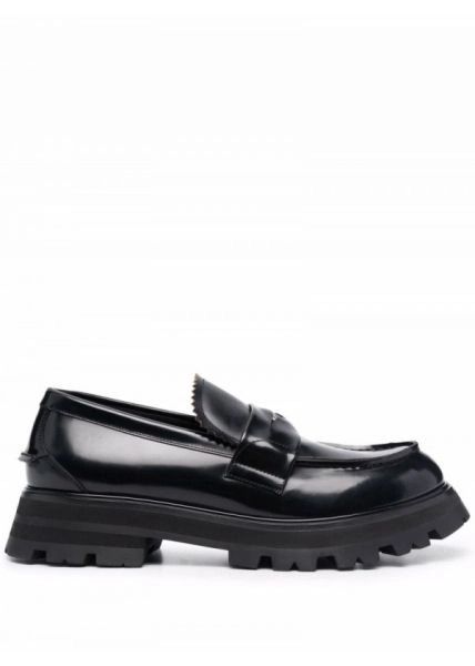 Alexander McQueen o1w1db10725 Seal Logo Loafer in Black Size US 8.5 / EU 41-42 - 1 Thumbnail