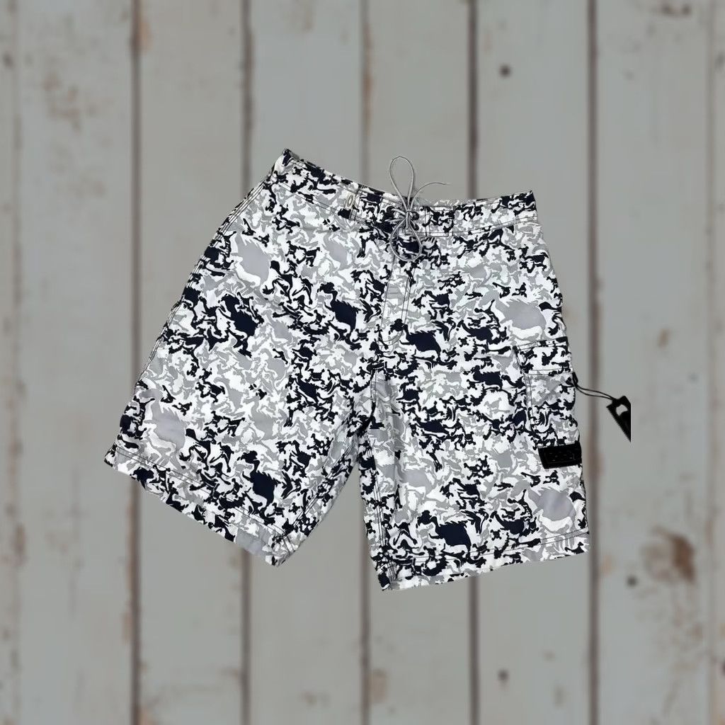 Oakley VINTAGE Oakley Men's Swim Shorts Bottom 32 White Drawstring 00s Skulls 9.06 in 11.81 in 23 cm 30 cm 33 cm Size US 32 / EU 48 - 1 Thumbnail