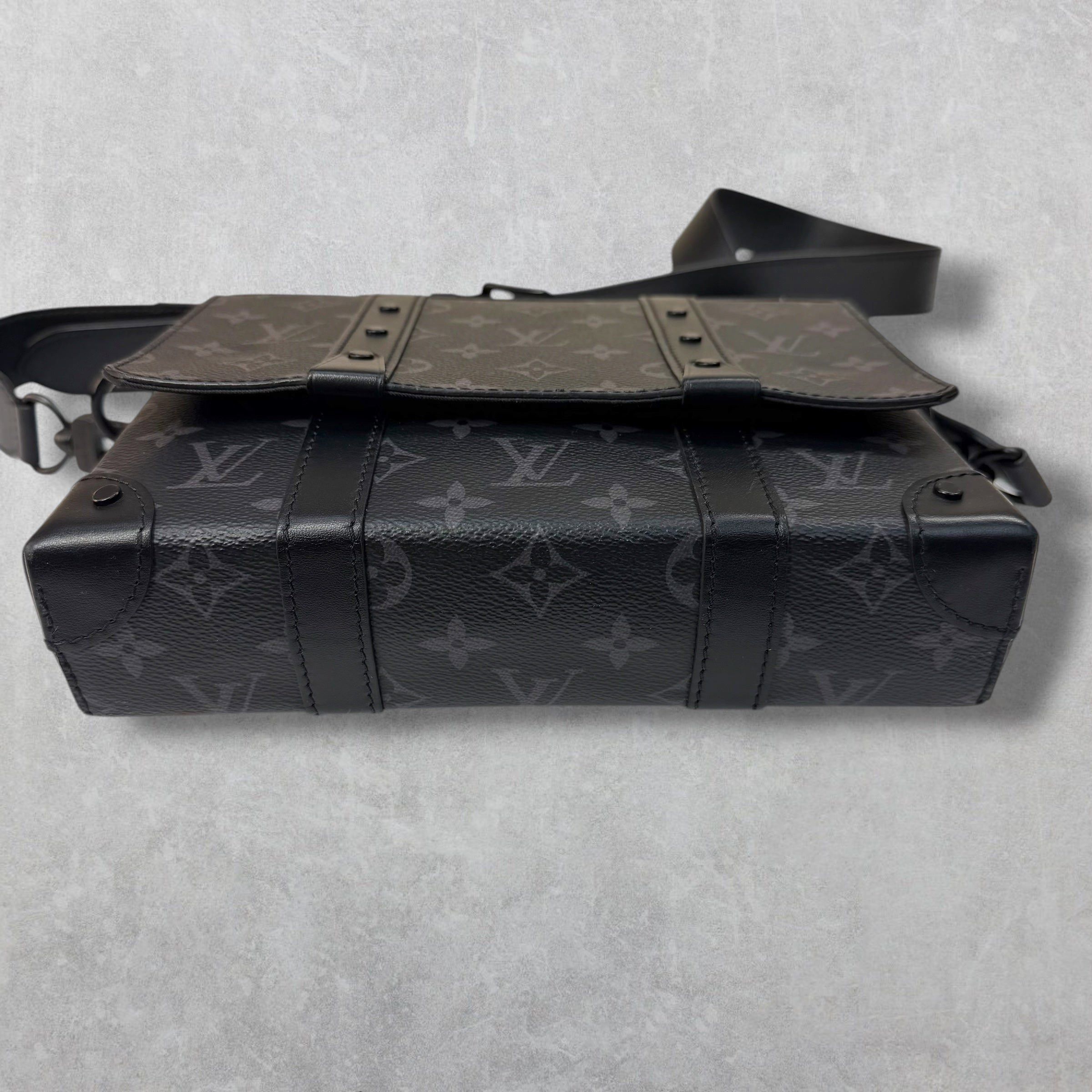 Louis Vuitton Louis Vuitton Monogram Eclipse Trunk Messenger Size ONE SIZE - 4 Thumbnail