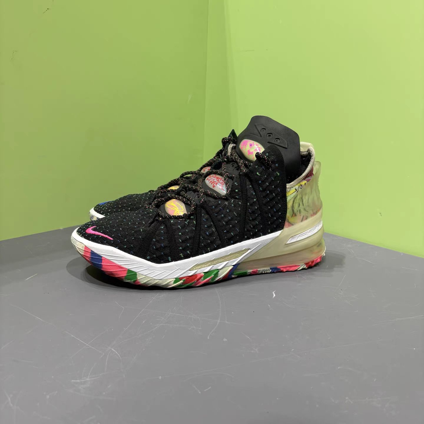 Nike Nike LBJ18 Basketball Shoes K15 Size US 11.5 / EU 44-45 - 1 Thumbnail