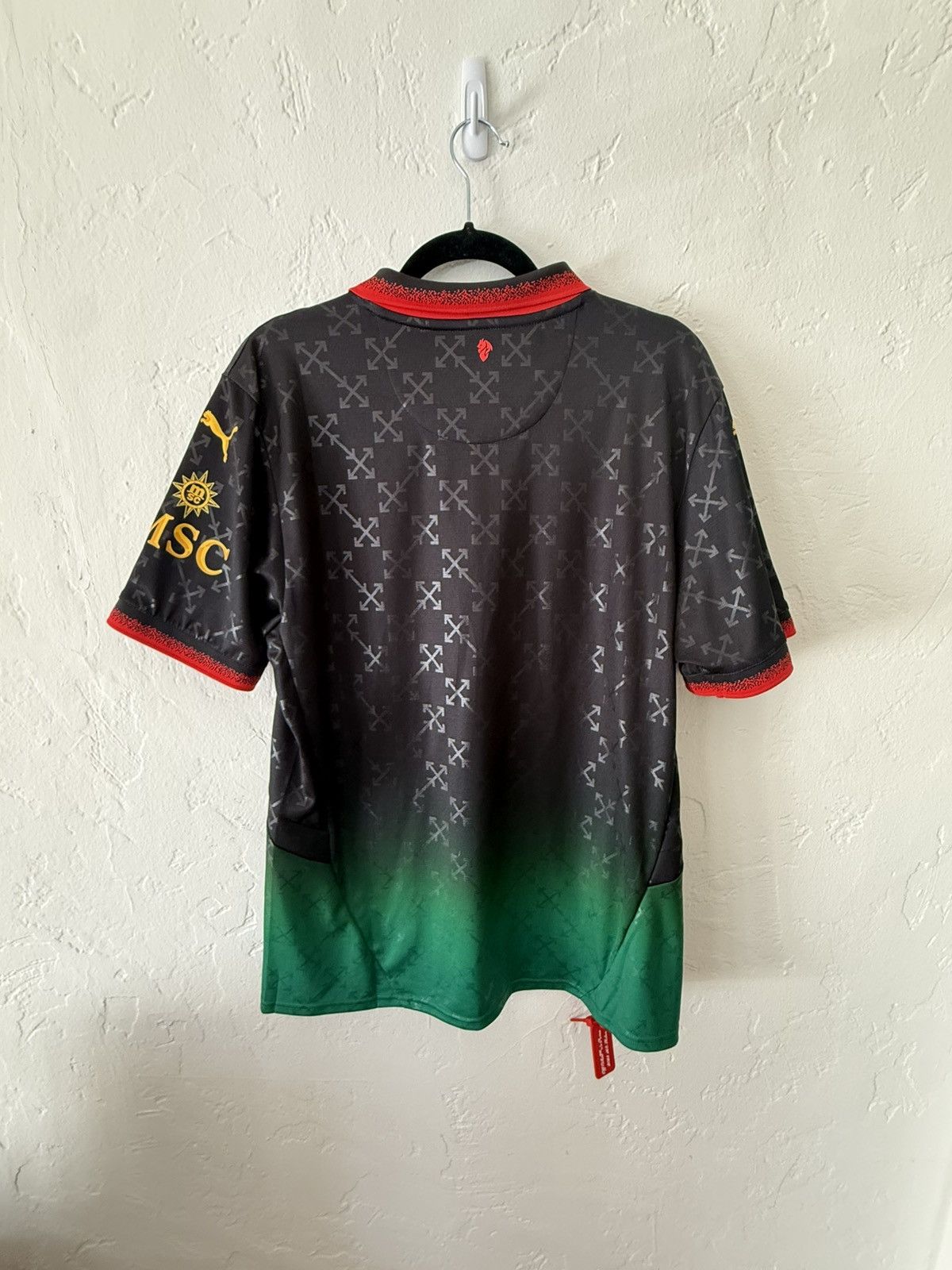 Off-White × Puma OFF WHITE PUMA AC MILAN JERSEY L Size US L / EU 52-54 / 3 - 2 Thumbnail