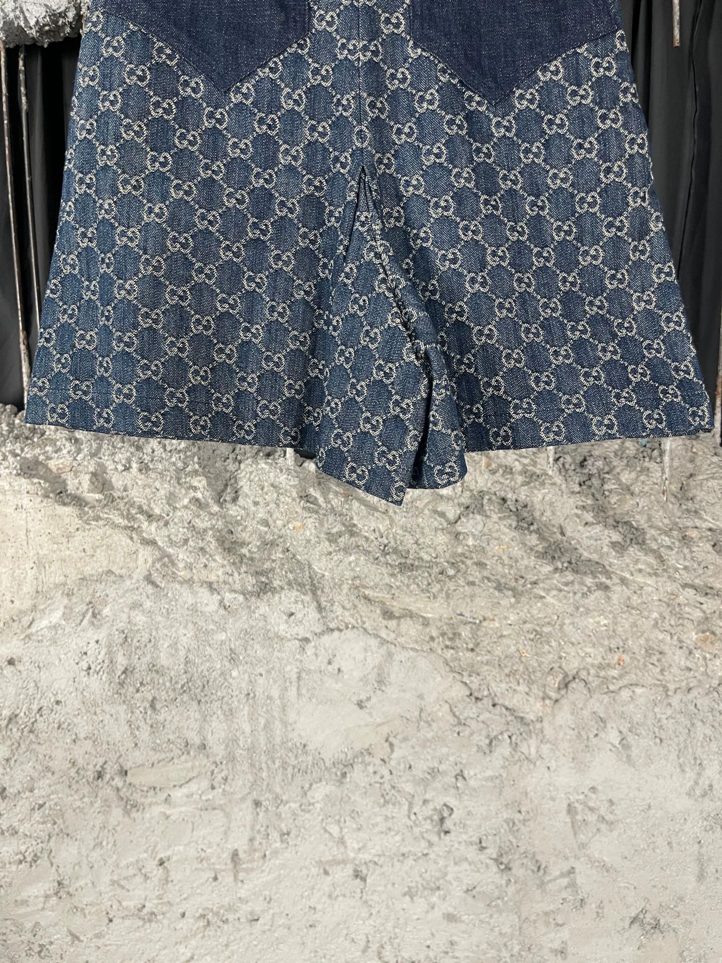 Gucci Gucci GG Monogram Denim Shorts Size 36 Size 25" / US 0 / IT 36 - 4 Thumbnail