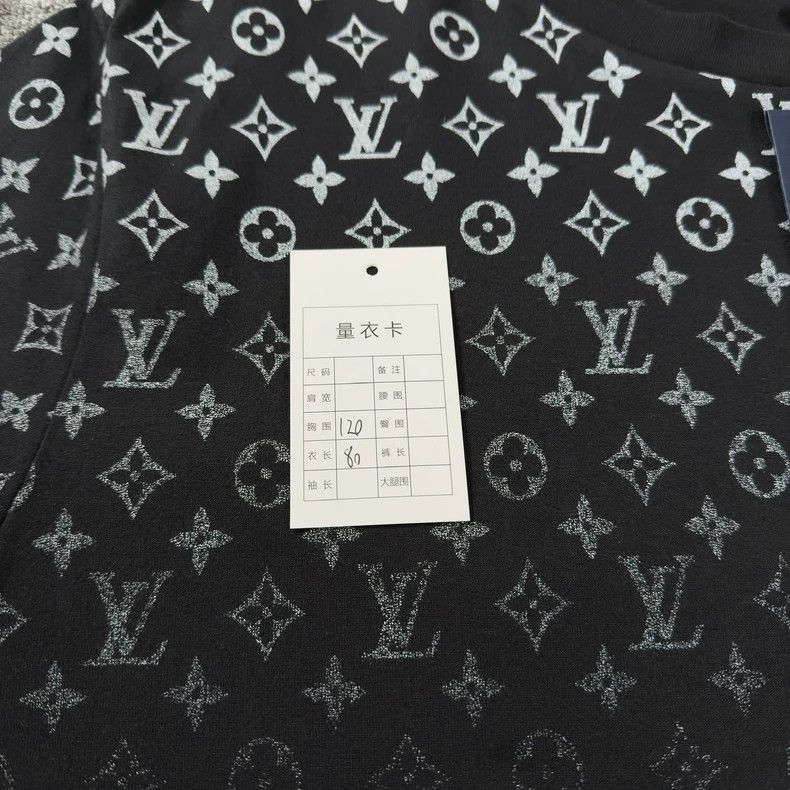 Louis Vuitton Louis Vuitton size 5l Gradient full-print black short sleev Size US XXL / EU 58 / 5 - 6 Thumbnail