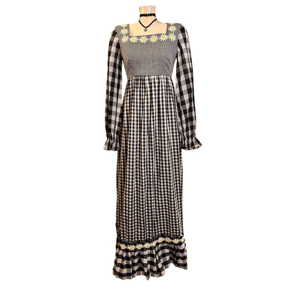 Vintage Homemade Long Sleeve Gingham Daisy Maxi Dress