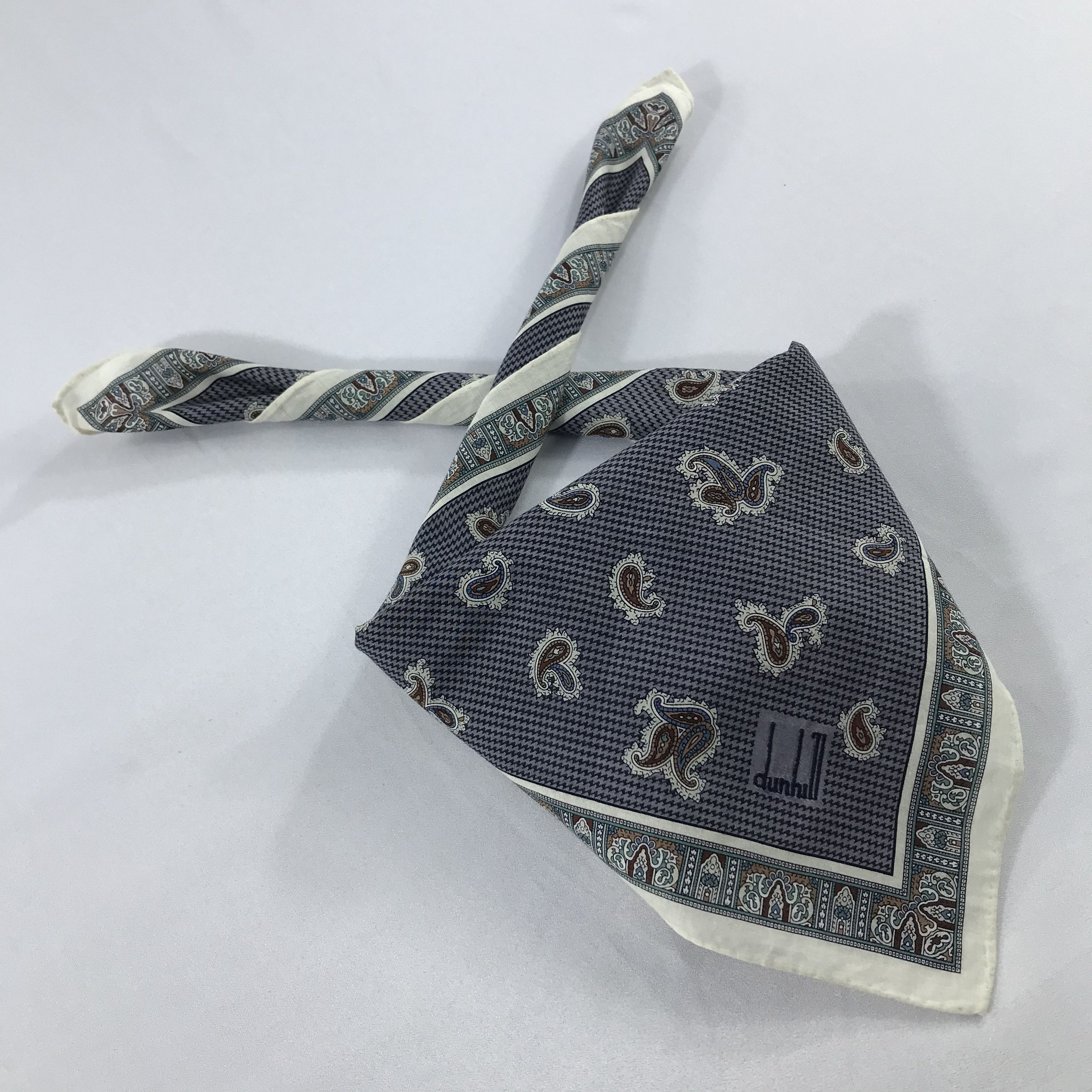 Alfred Dunhill × Vintage Dunhill Bandana / Handkerchief / Neckerchief - S2463 Size ONE SIZE - 4 Thumbnail