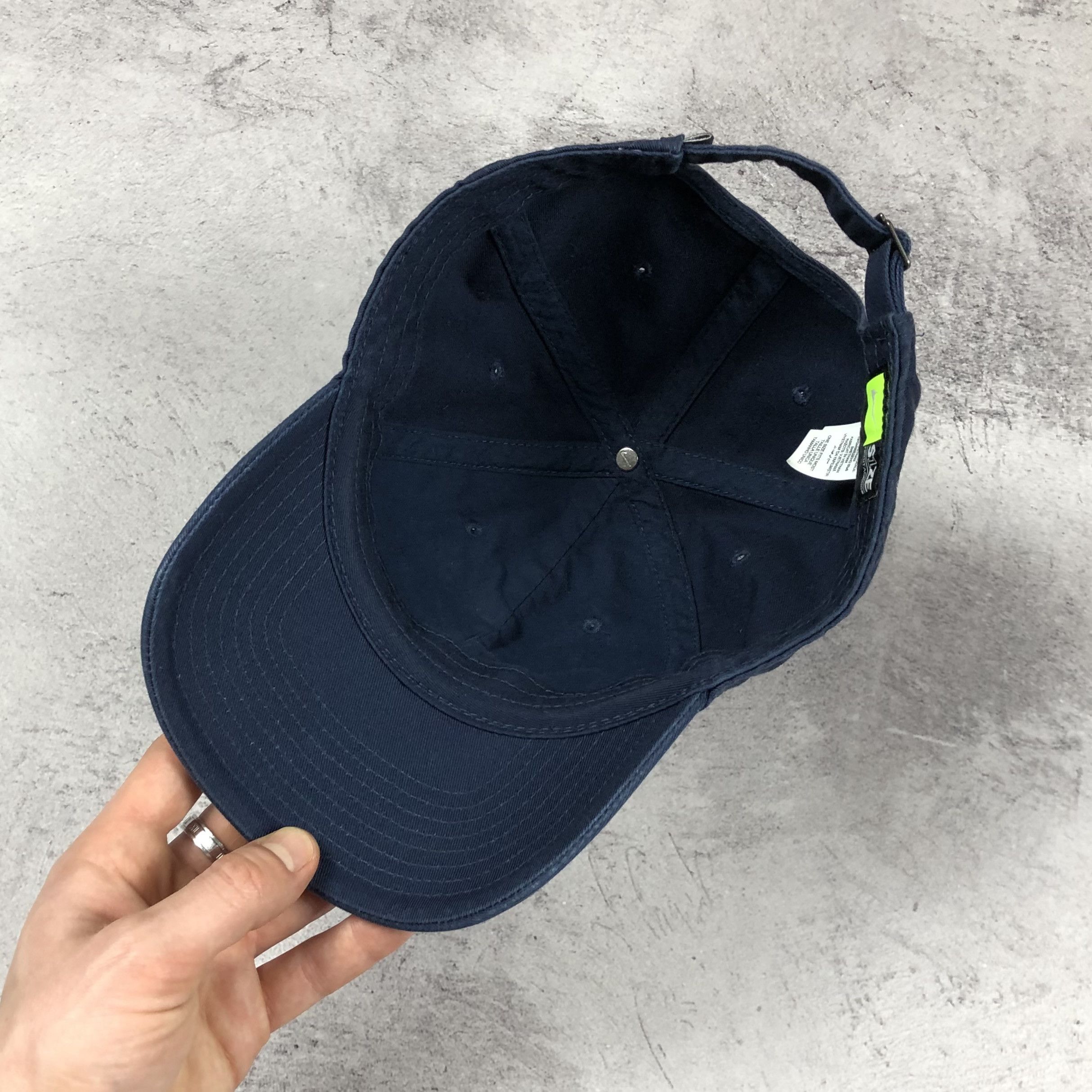 Nike Vintage Nike Drill Centre Embroidered Swoosh Navy Cap Size ONE SIZE - 9 Thumbnail