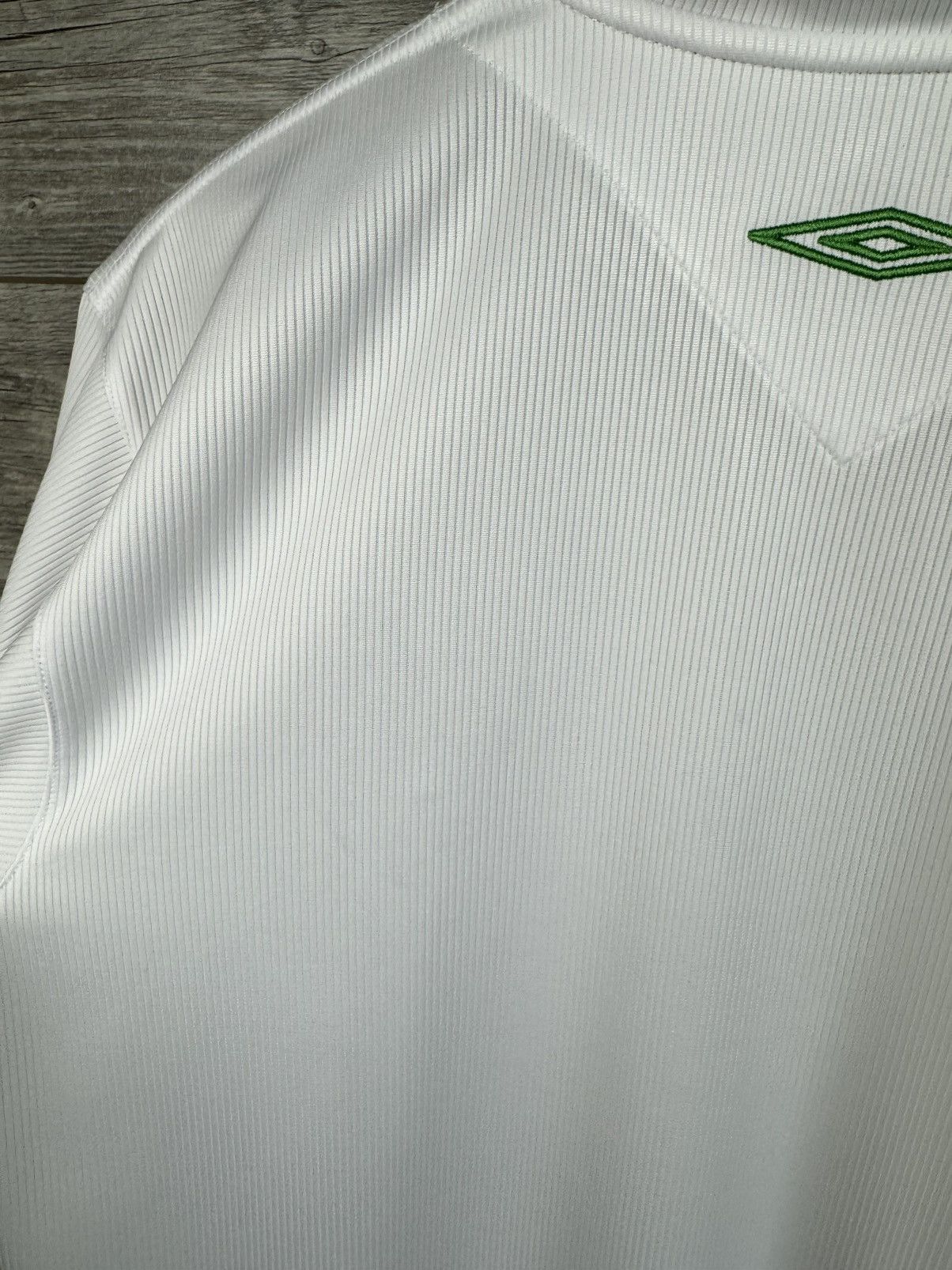 Umbro OFFICIAL UMBRO PRODUCT FAlreland SIZE L Size US L / EU 52-54 / 3 - 19 Thumbnail