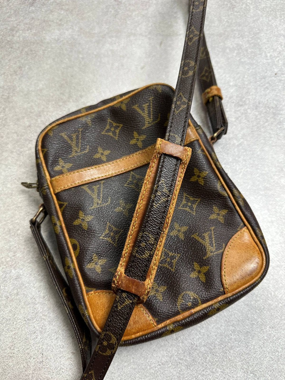 Louis Vuitton Vintage Louis Vuitton Crossbody Bag Rare Size ONE SIZE - 6 Thumbnail