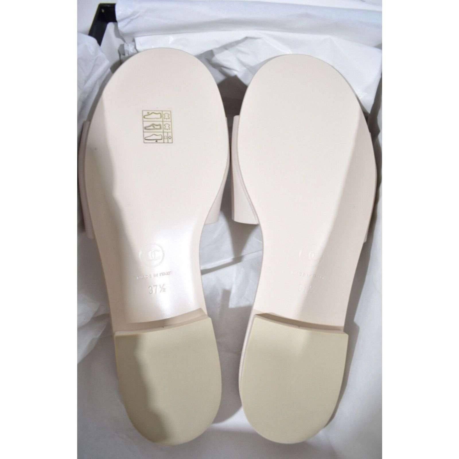 Chanel Chanel 23P Ivory White Leather CC Logo Letter Mules Slide Size US 7.5 / IT 37.5 - 12 Thumbnail