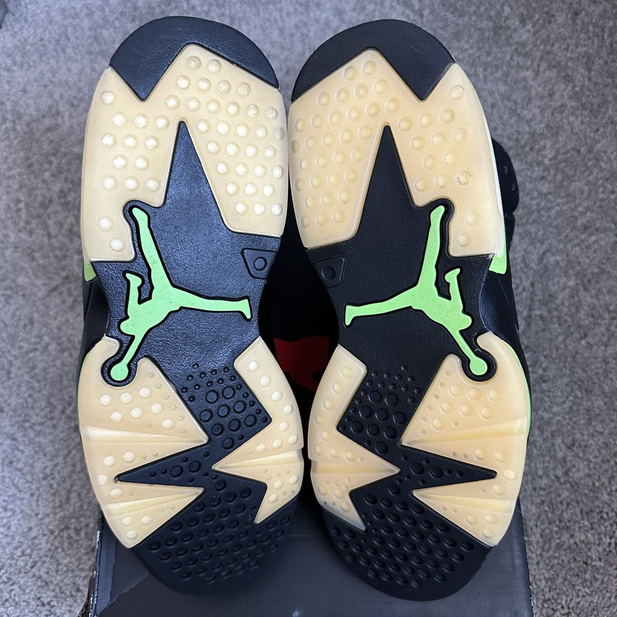 Jordan Brand × Nike Air Jordan Retro 6 Electric Green Size US 9 / EU 42 - 5 Thumbnail