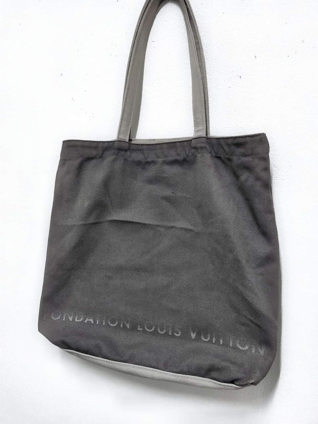Louis Vuitton Louis Vuitton Foundation Museum Limited Tote Bag Size ONE SIZE - 2 Thumbnail