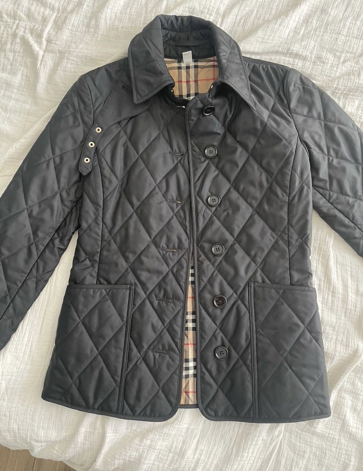 Burberry Burberry Women’s Fernleigh Quilted Jacket size XS worn once Size XS / US 0-2 / IT 36-38 - 3 Thumbnail