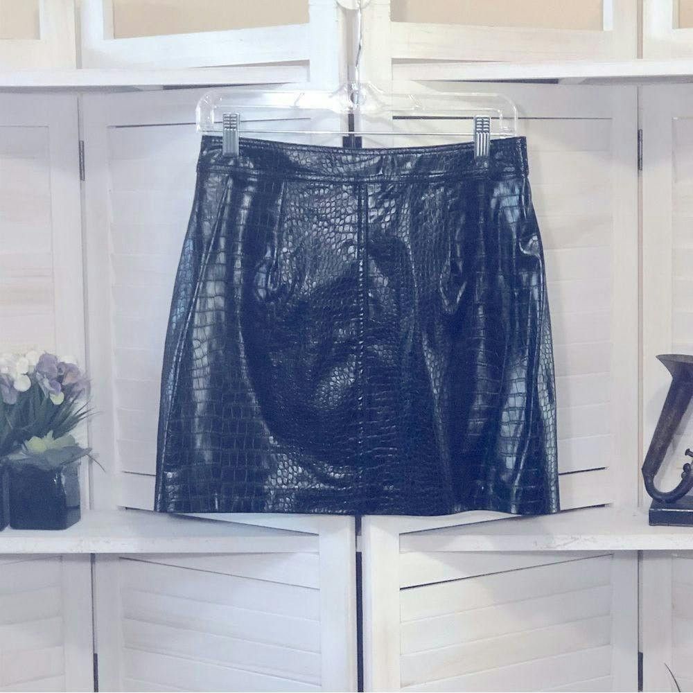 BLANKNYC NWT BlankNYC black leather snake skin snap buttons skirt 27 Size 27" / US 4 / IT 40 - 2 Thumbnail
