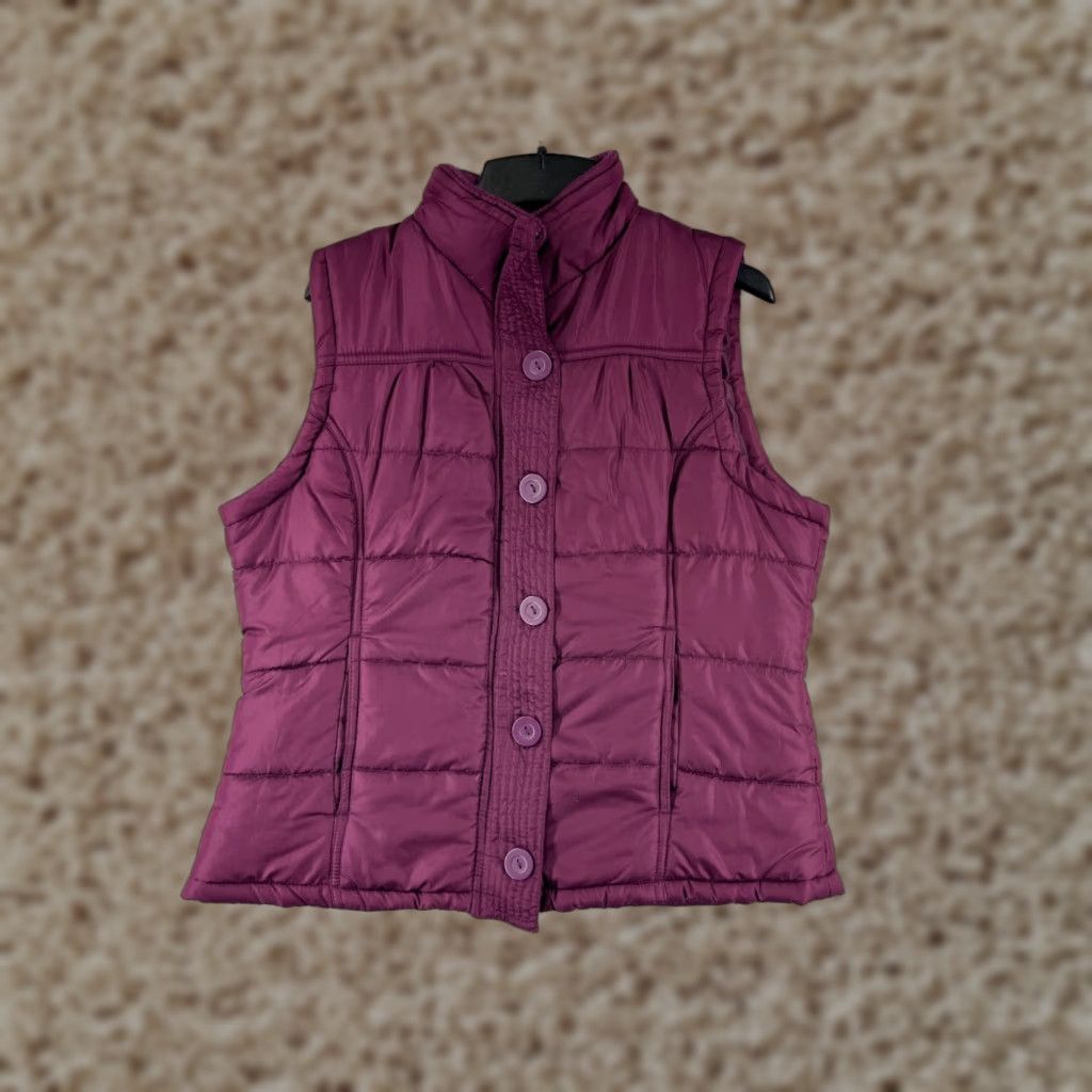 Vintage Outer Edge Vest Women L Red 100% Polyester Insulated Mock Neck Zip Pocket Zipper Quilted - Casual, Travel, Workwear Mens? Size L / US 10 / IT 46 - 1 Thumbnail