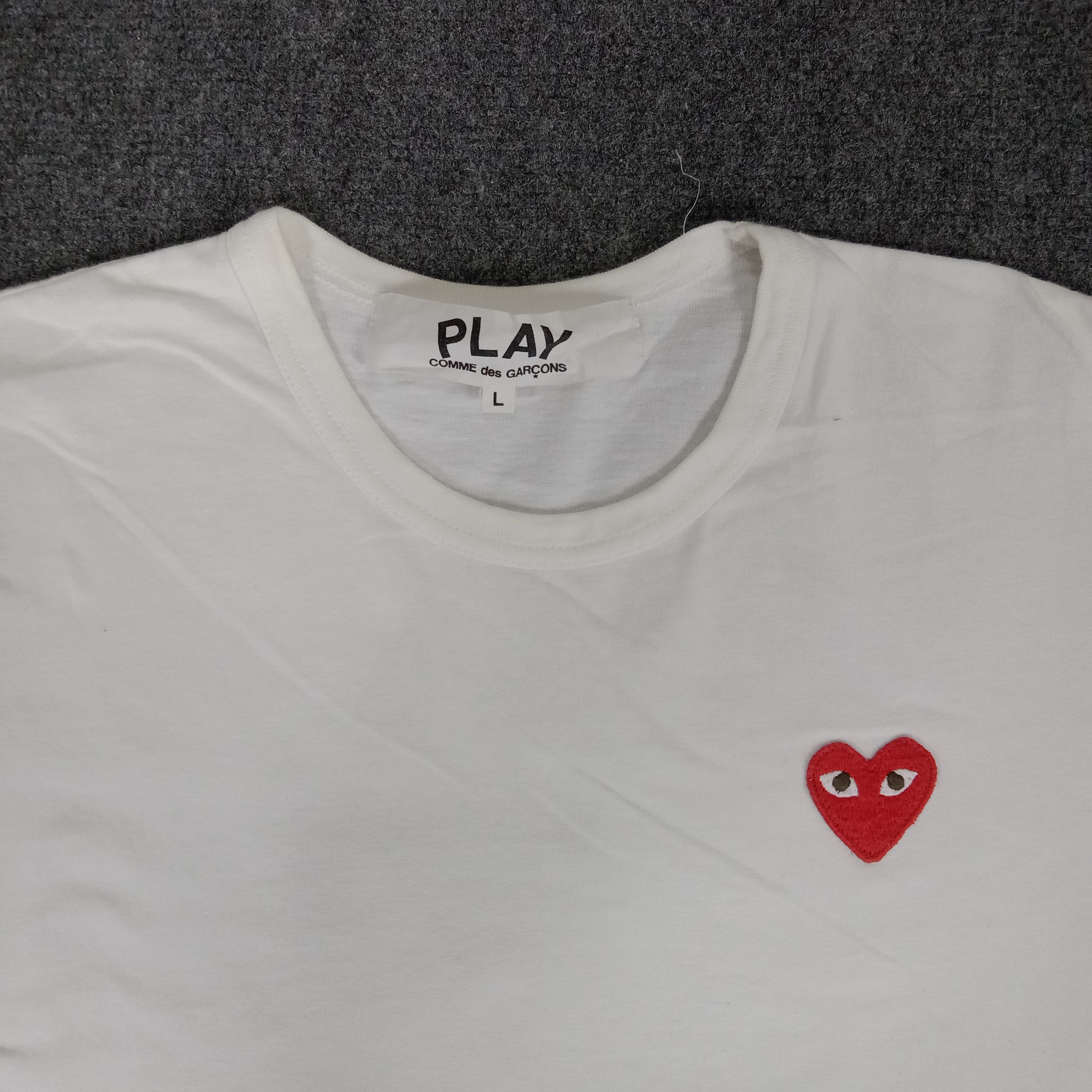 Comme des Garcons × Japanese Brand × Vintage PLAY Comme des Garcons Japanese Brand Tshirt Size US M / EU 48-50 / 2 - 3 Thumbnail