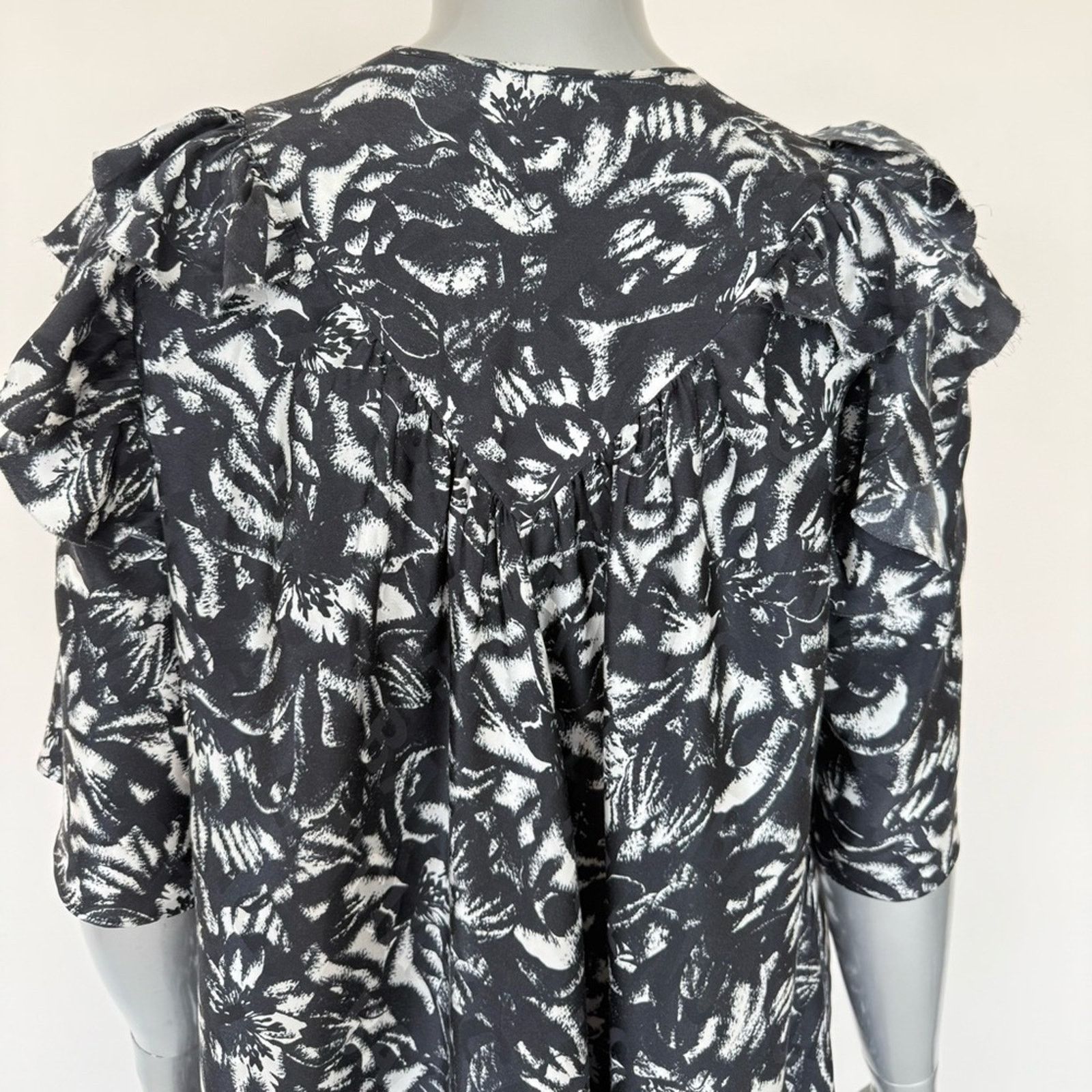Balenciaga Balenciaga floral print oversized dress 40IT or 8 US 2600$ Size M / US 6-8 / IT 42-44 - 6 Thumbnail
