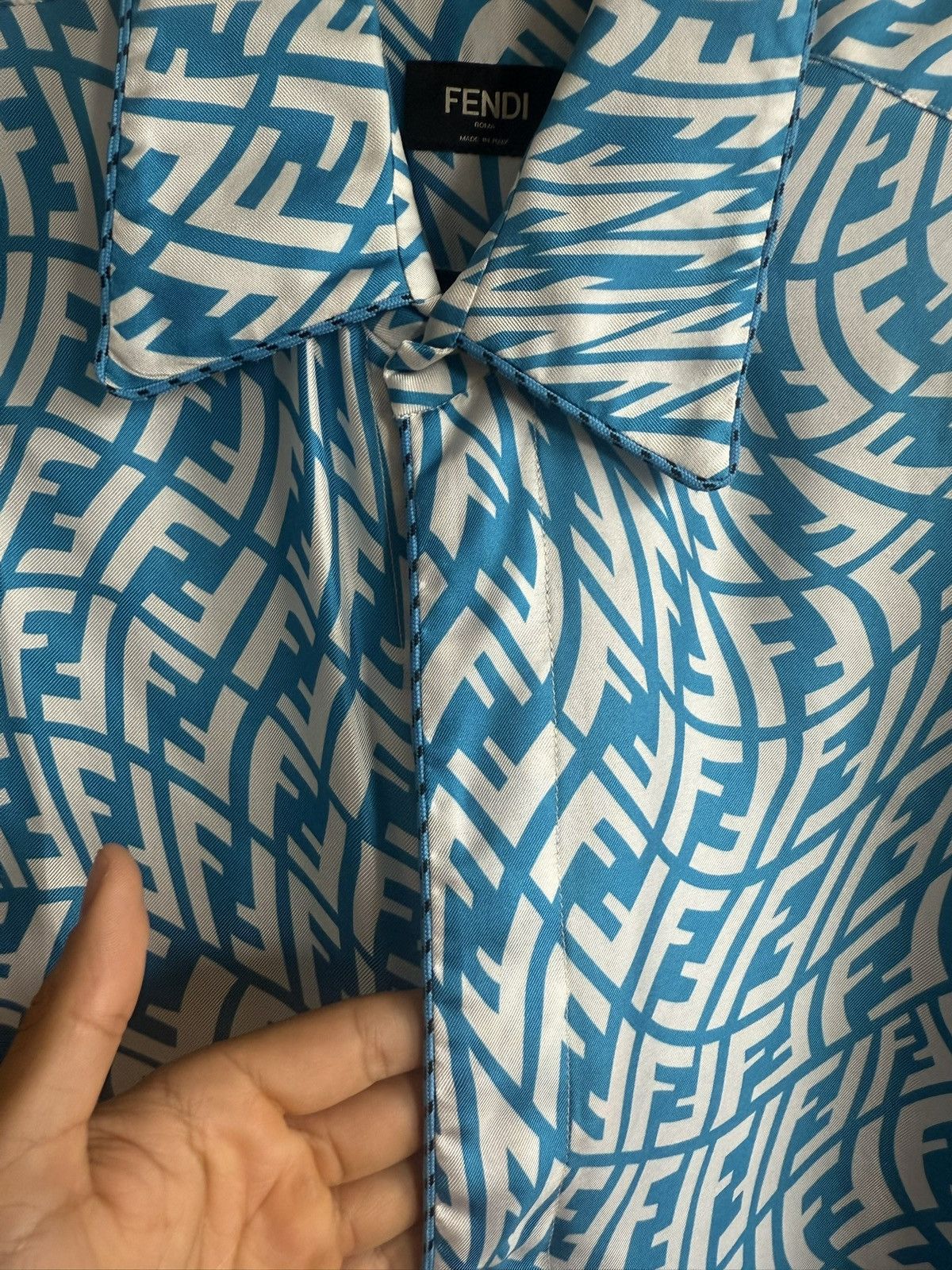 Fendi Fendi FF vertigo blue/white button up silk shirt Size US M / EU 48-50 / 2 - 5 Thumbnail
