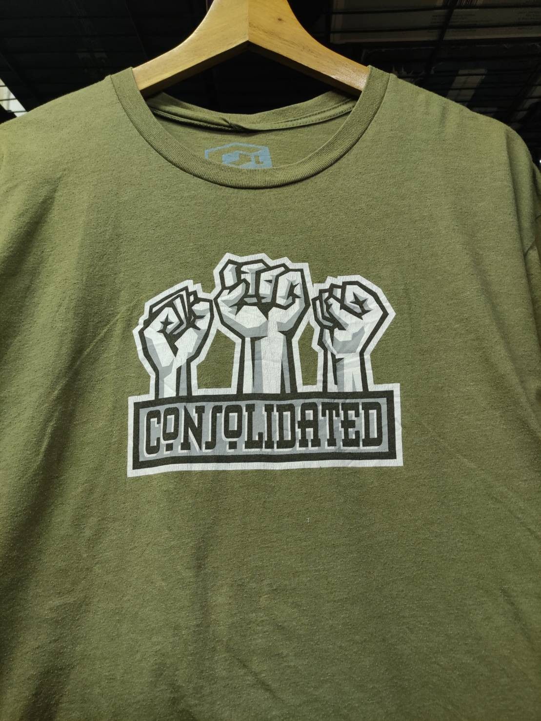 Shorty's Skateboards Vtg 00's Consolidated Skateboards Three Power Fist T-Shirt Size US L / EU 52-54 / 3 - 1 Thumbnail