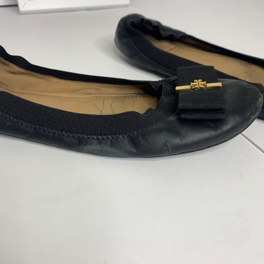 Tory Burch Tory Burch Black Leather Flats Gold Bow Sedgewick TLC Size 9 Size US 9 / IT 39 - 6 Thumbnail