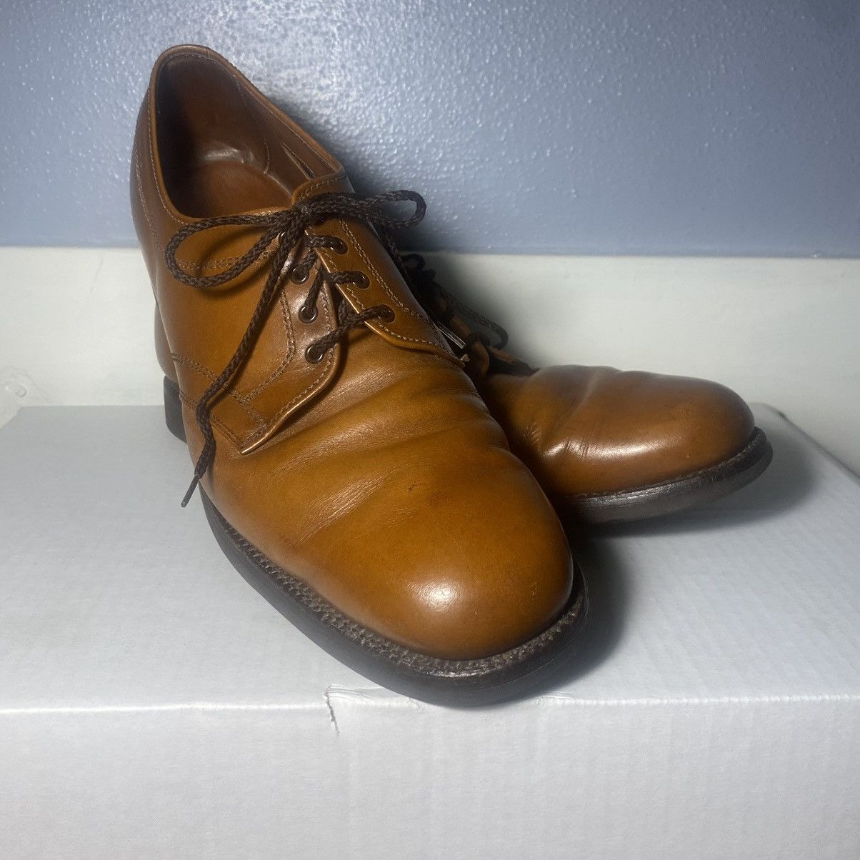Allen Edmonds Allen Edmonds Tan Oxfords Dress Shoes Men’s Size 12 Size US 12 / EU 45 - 1 Thumbnail