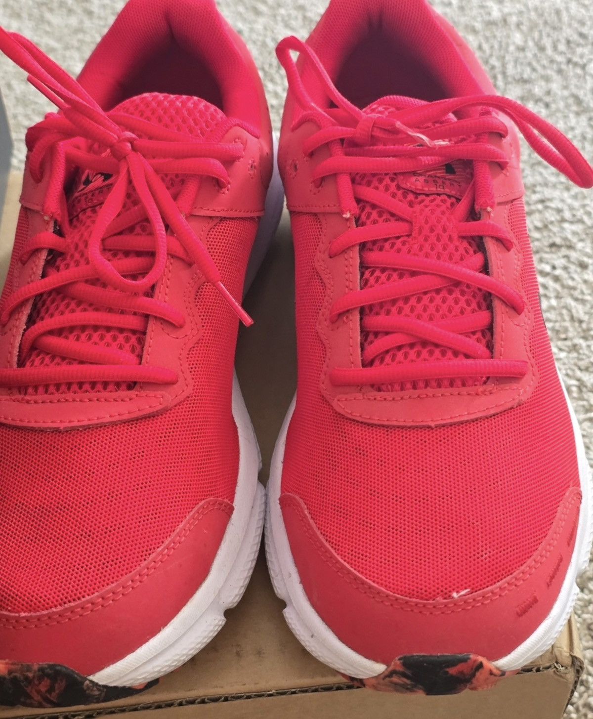 Under Armour Under Armour Charged Assert 10 Red/Black Shoes Size 13 Size US 13 / EU 46 - 1 Thumbnail
