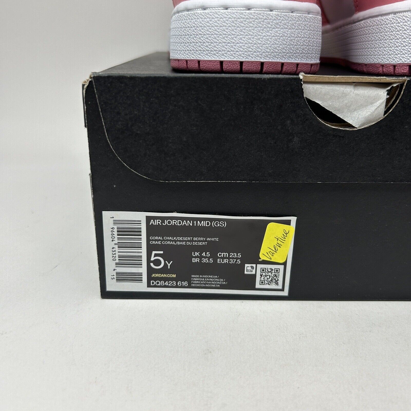 Nike Nike Air Jordan 1 Retro Mid GS “Valentines Day/Coral Pink” Size US 6.5 / IT 36.5 - 5 Thumbnail