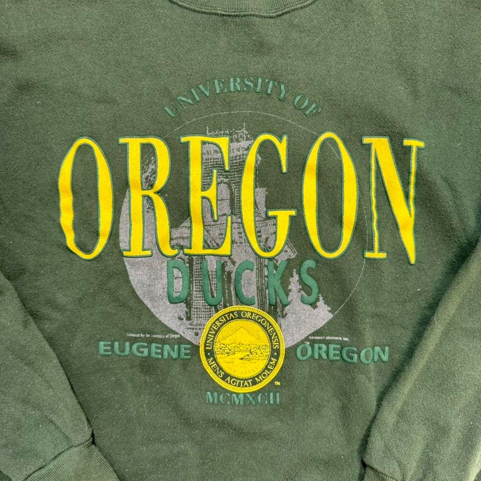 Other VTG OREGON DUCKS SWEATSHIRT MENS LARGE OFFICIALLY LICENSED Size US L / EU 52-54 / 3 - 2 Thumbnail