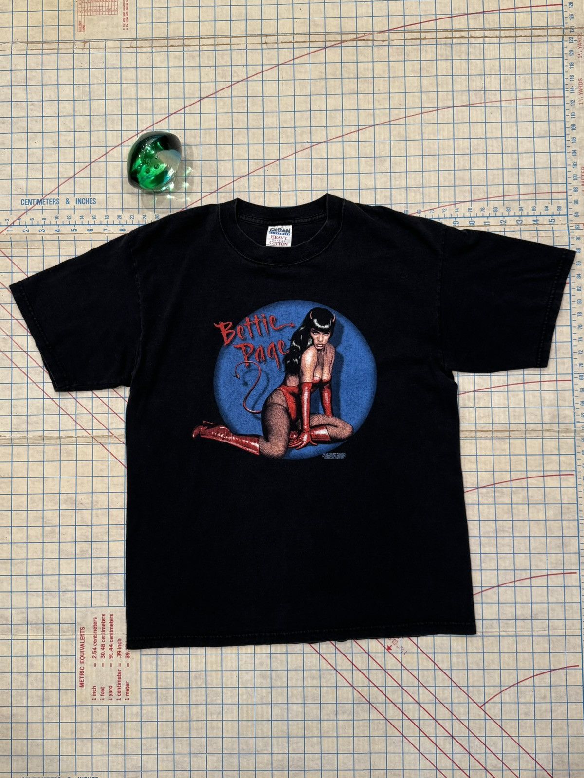 Vintage Vintage Betty Page Pin Up Tee Black Mens Size Large 1999 Size US L / EU 52-54 / 3 - 1 Thumbnail