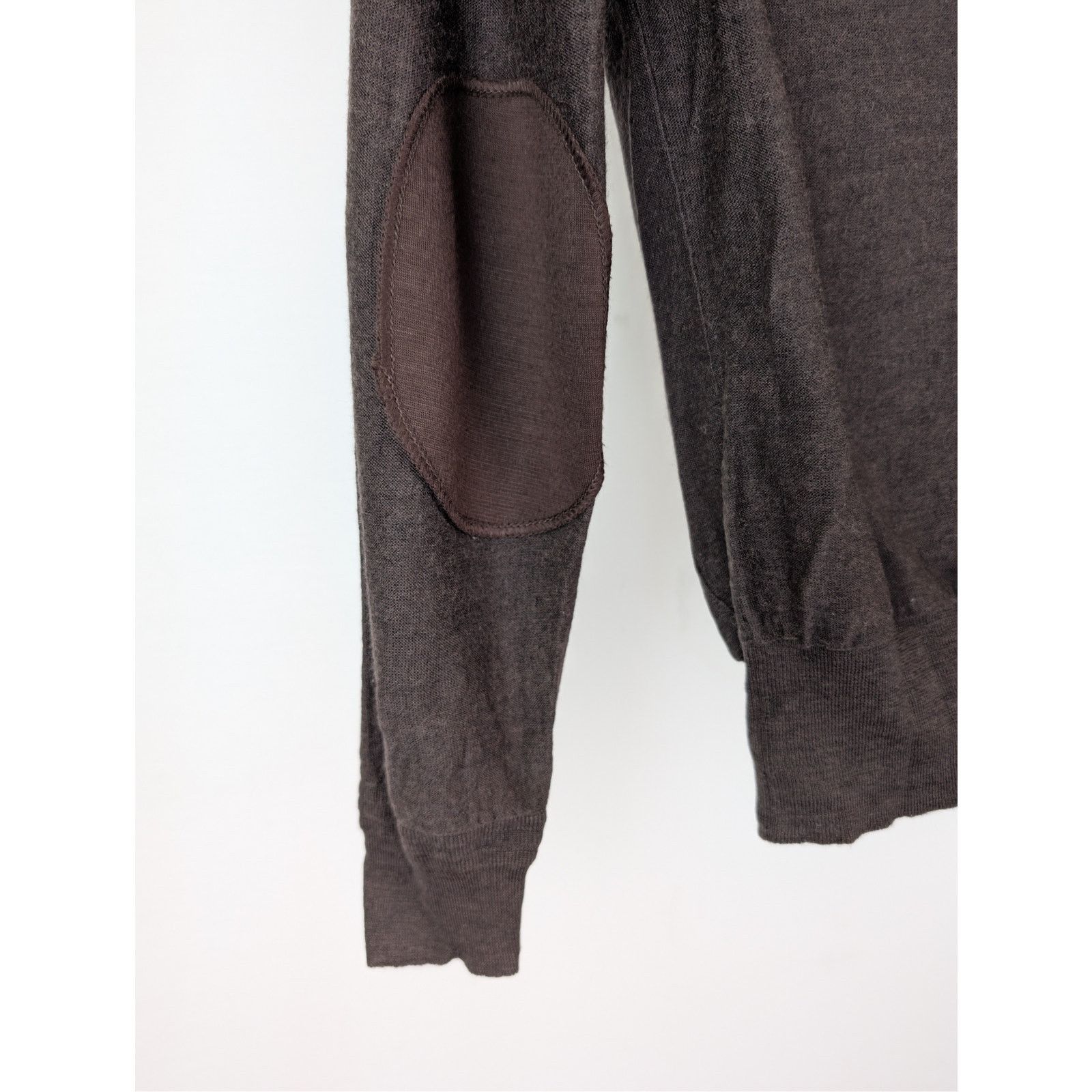 Tom Ford o1rshd1 CC20 V-Neck Cardigan is a dark brown Size US M / EU 48-50 / 2 - 13 Thumbnail