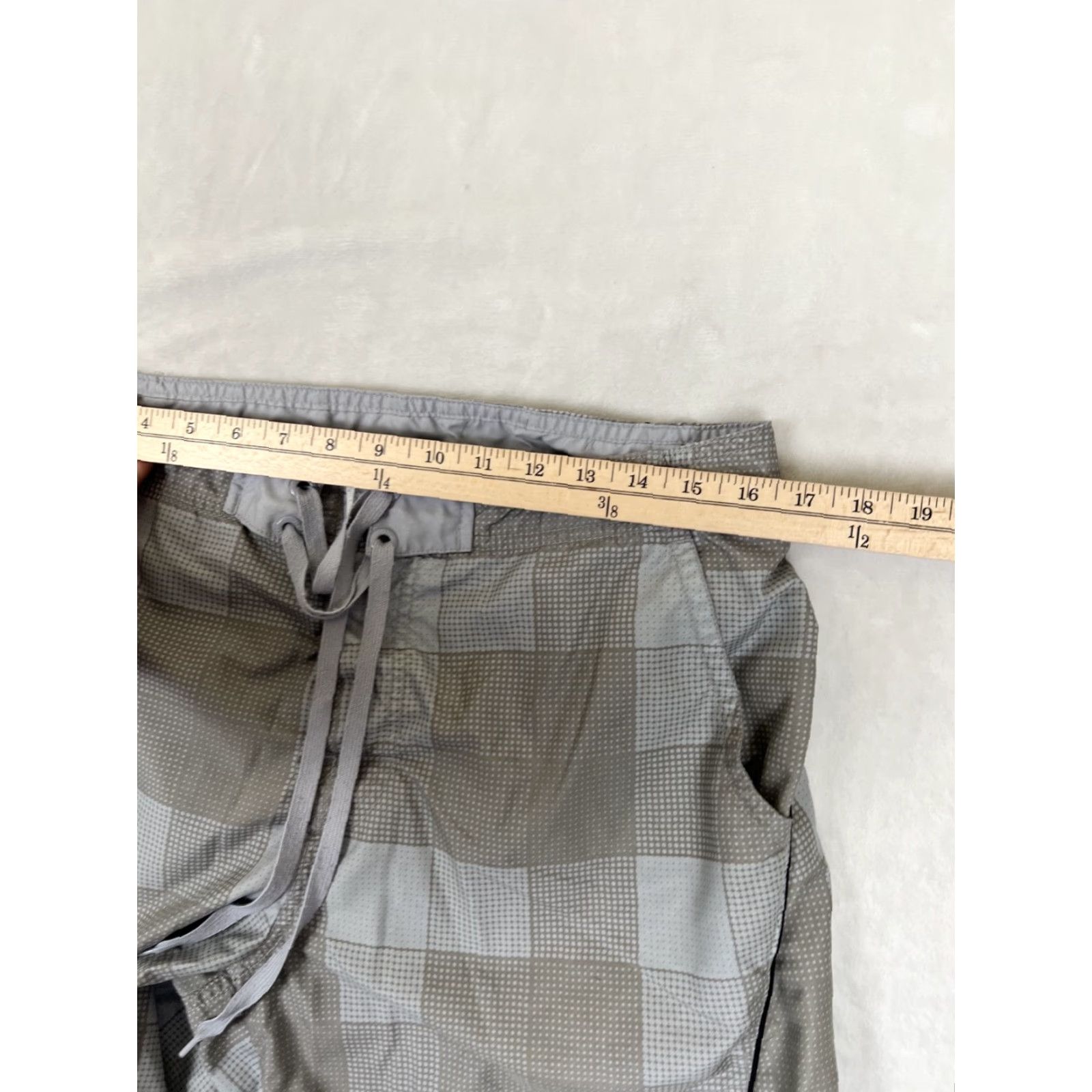 Nike VINTAGE Nike Swim Trunks Shorts Medium Gray Plaid Y2K Surf Mens Size US 31 - 4 Thumbnail