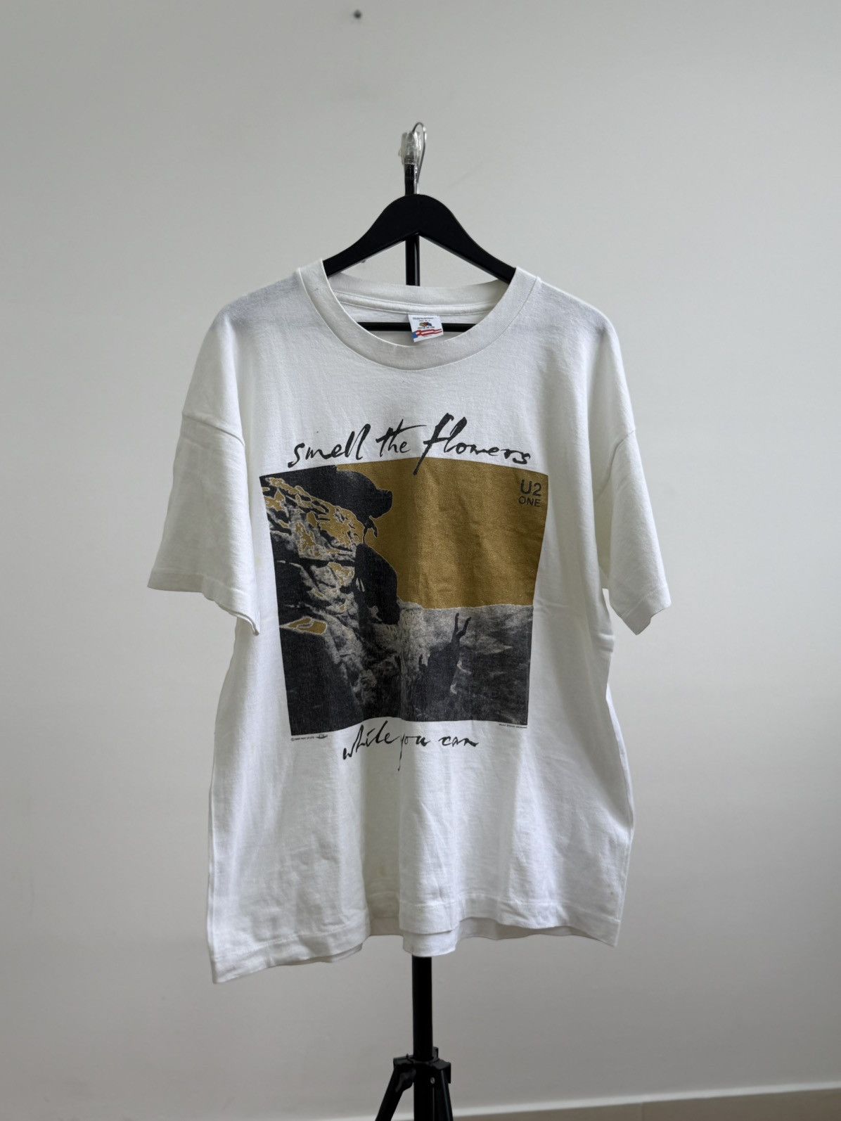 Band Tees U2 One Smell The Flowes While You Can Tour VNTG 1991 Size US M / EU 48-50 / 2 - 2 Thumbnail