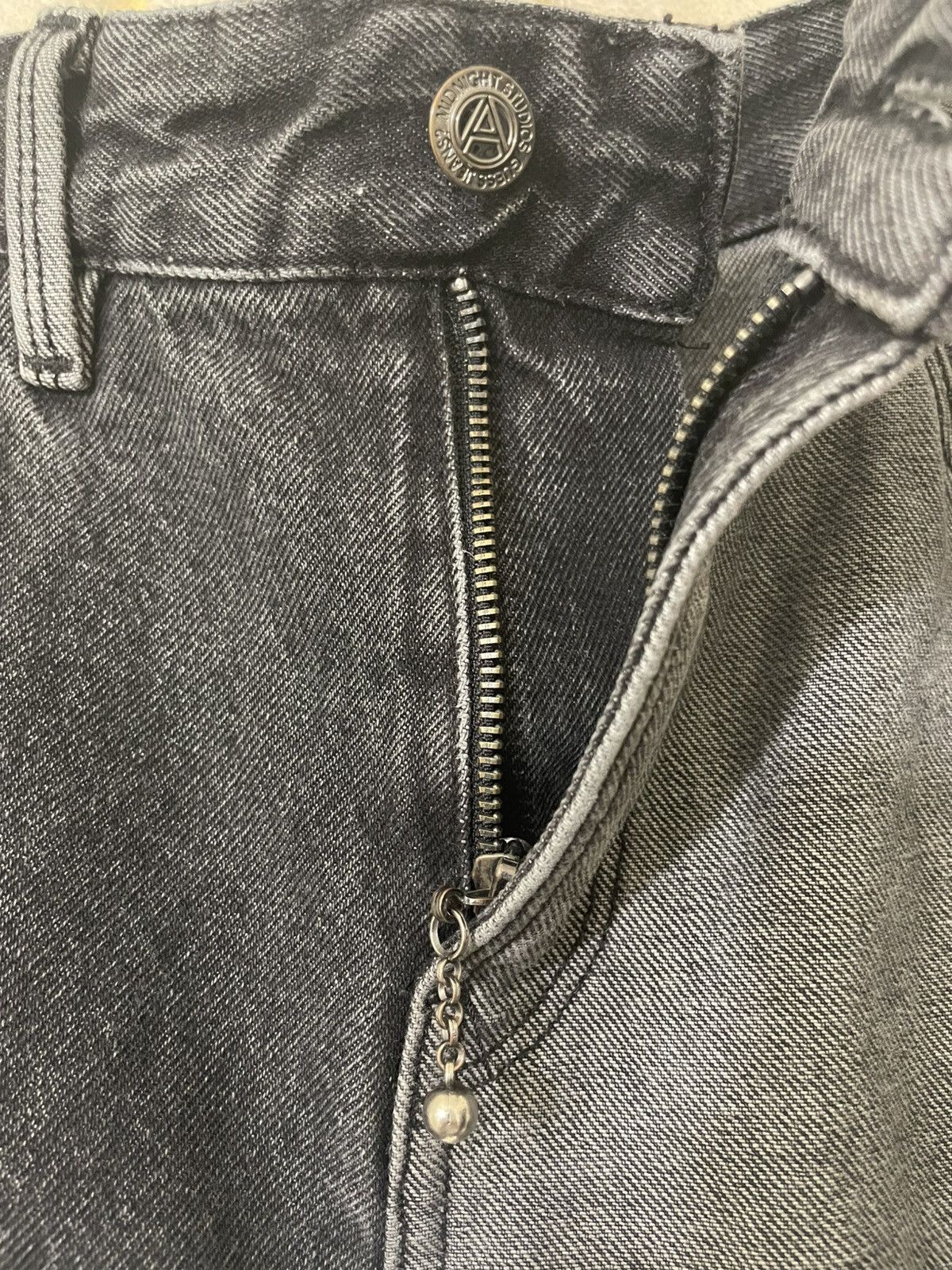 Guess × Midnight Studios Midnight Studios x Guess Two Tone Denim - Black and Grey Size US 31 - 5 Thumbnail