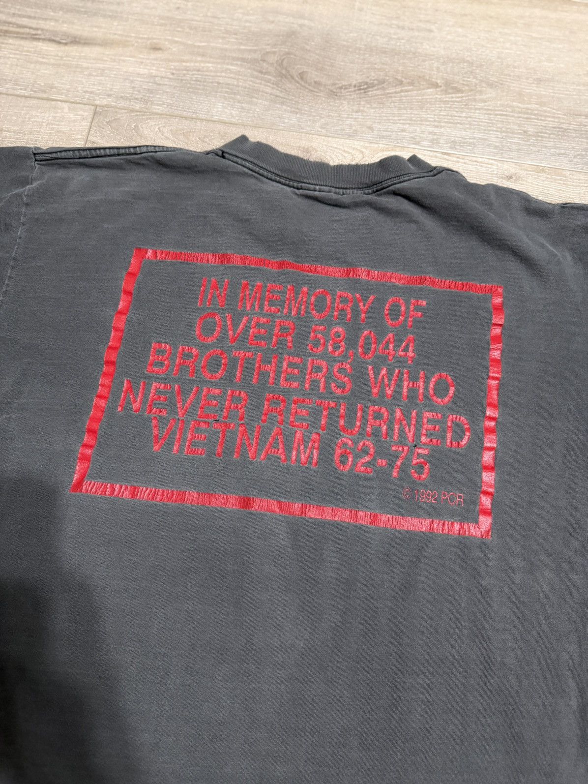 Vintage Vintage 90s Vietnam War T-Shirt Size US XL / EU 56 / 4 - 4 Thumbnail