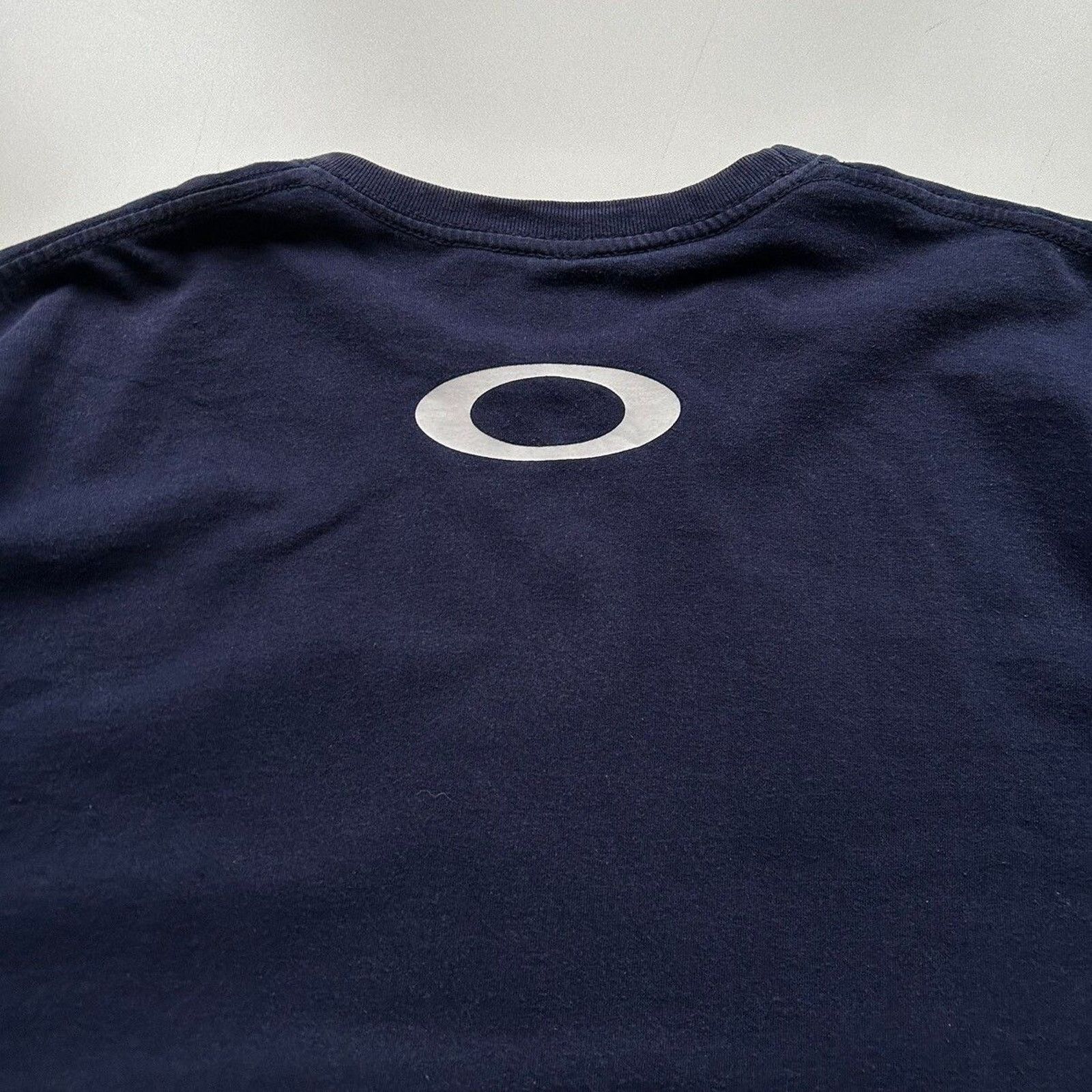 Oakley Vintage Y2K Oakley Logo T Shirt XL Sun Faded Gorpcore Rare Size US XL / EU 56 / 4 - 4 Thumbnail