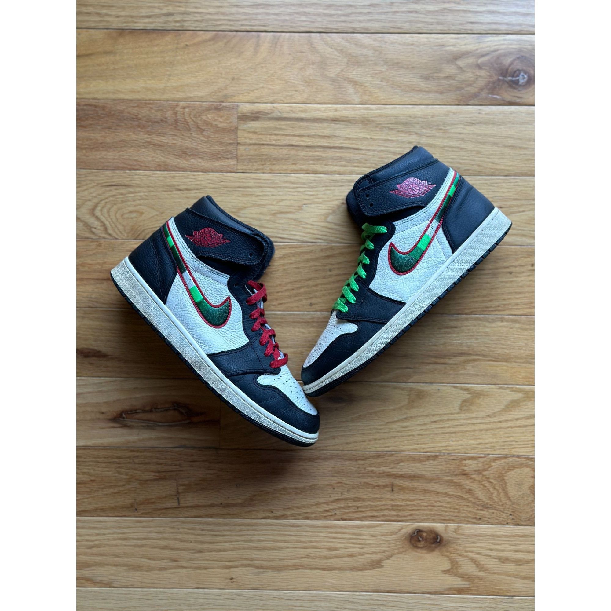 Nike NIKE AIR JORDAN 1 RETRO HIGH OG SPORTS ILLUSTRATED, A STAR I Size US 11 / EU 44 - 1 Thumbnail