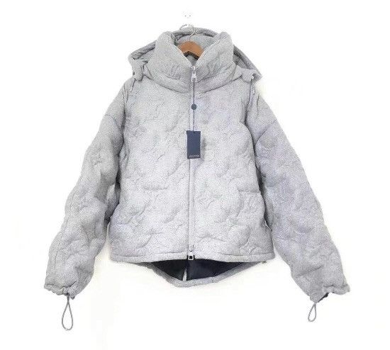 Louis Vuitton Louis Vuitton Show Full Print Embossed Gray Logo Down Jacket Size US M / EU 48-50 / 2 - 1 Thumbnail