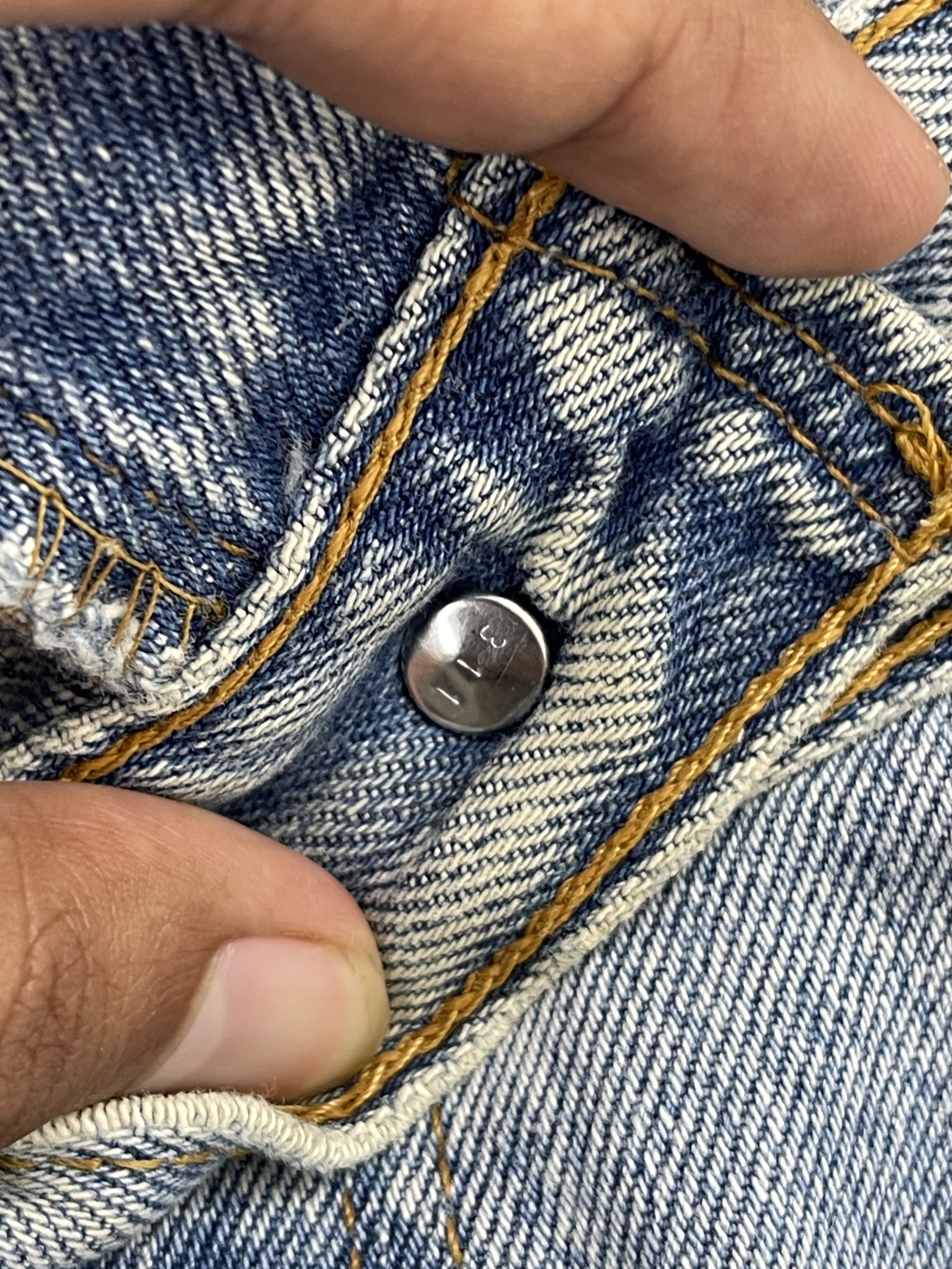 Levi's × Vintage Vintage 90s Levis 501 Light Washed Distressed Jeans Size US 33 - 13 Thumbnail