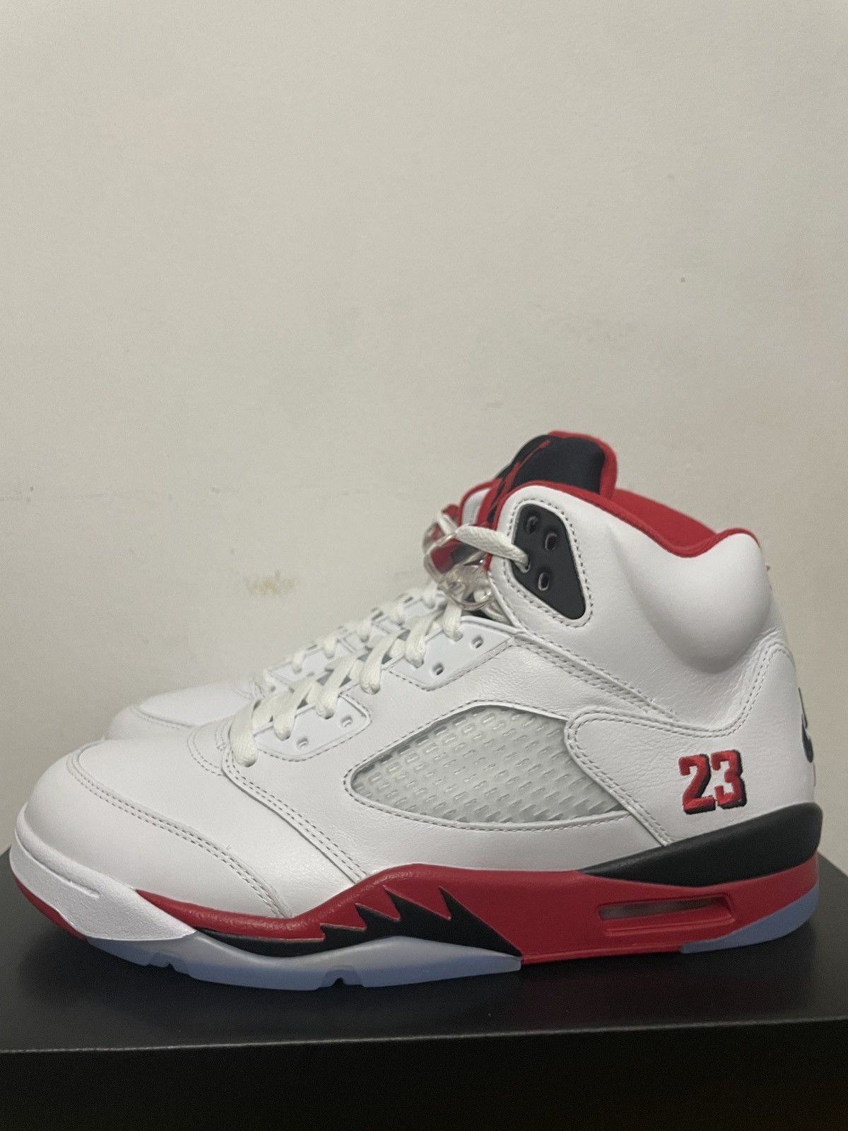 Nike Jordan 5 Retro “Fire Red” 2025 Size US 10 / EU 43 - 3 Thumbnail