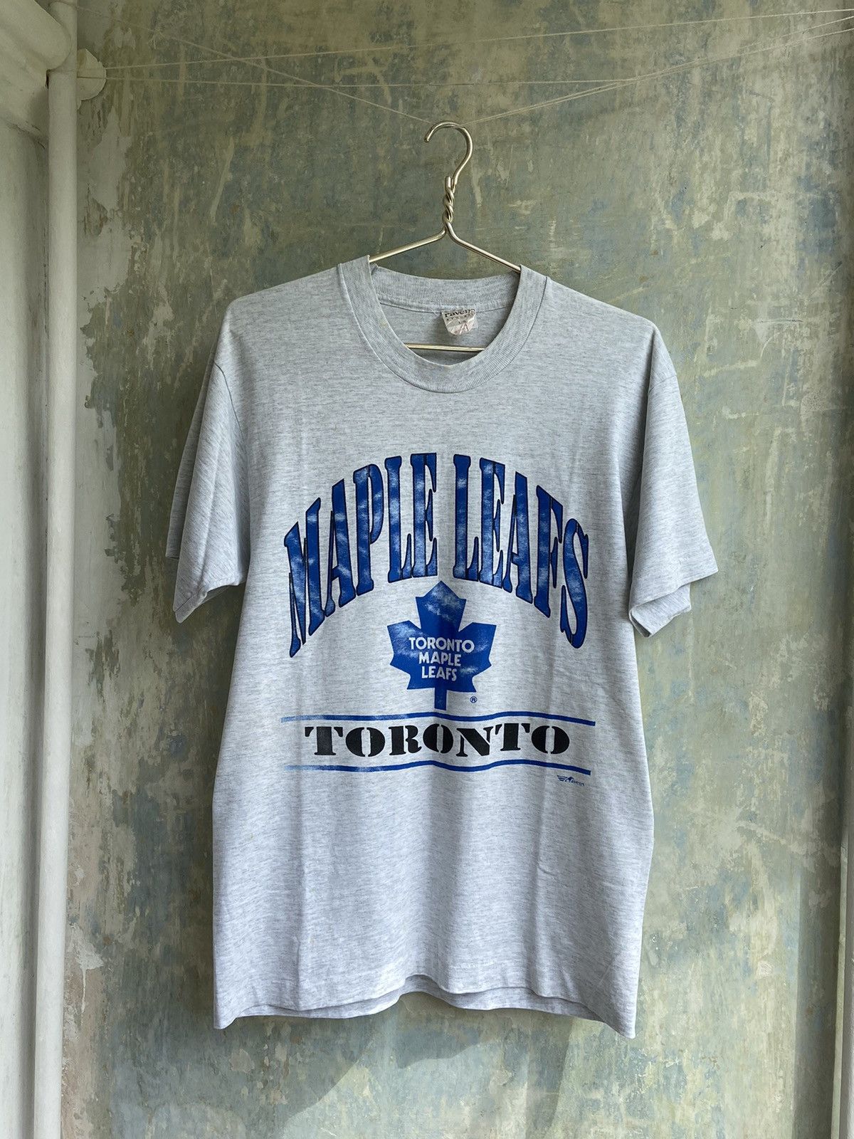 Image of Hockey x Nhl Vintage Toronto Maple Leafs Nhl T-Shirt By Ravens Athletic in White, Men's (Size Large